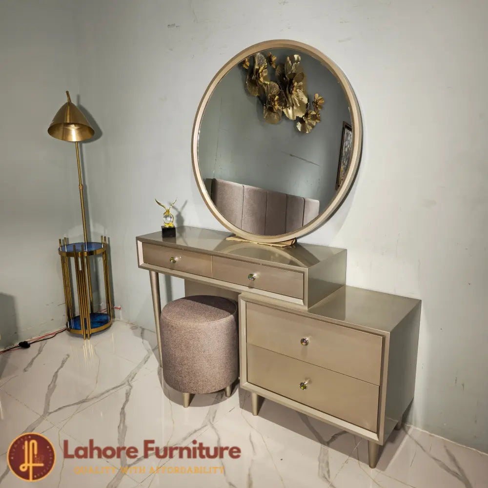 Contemporary luxury bedroom with gold accents - MD09