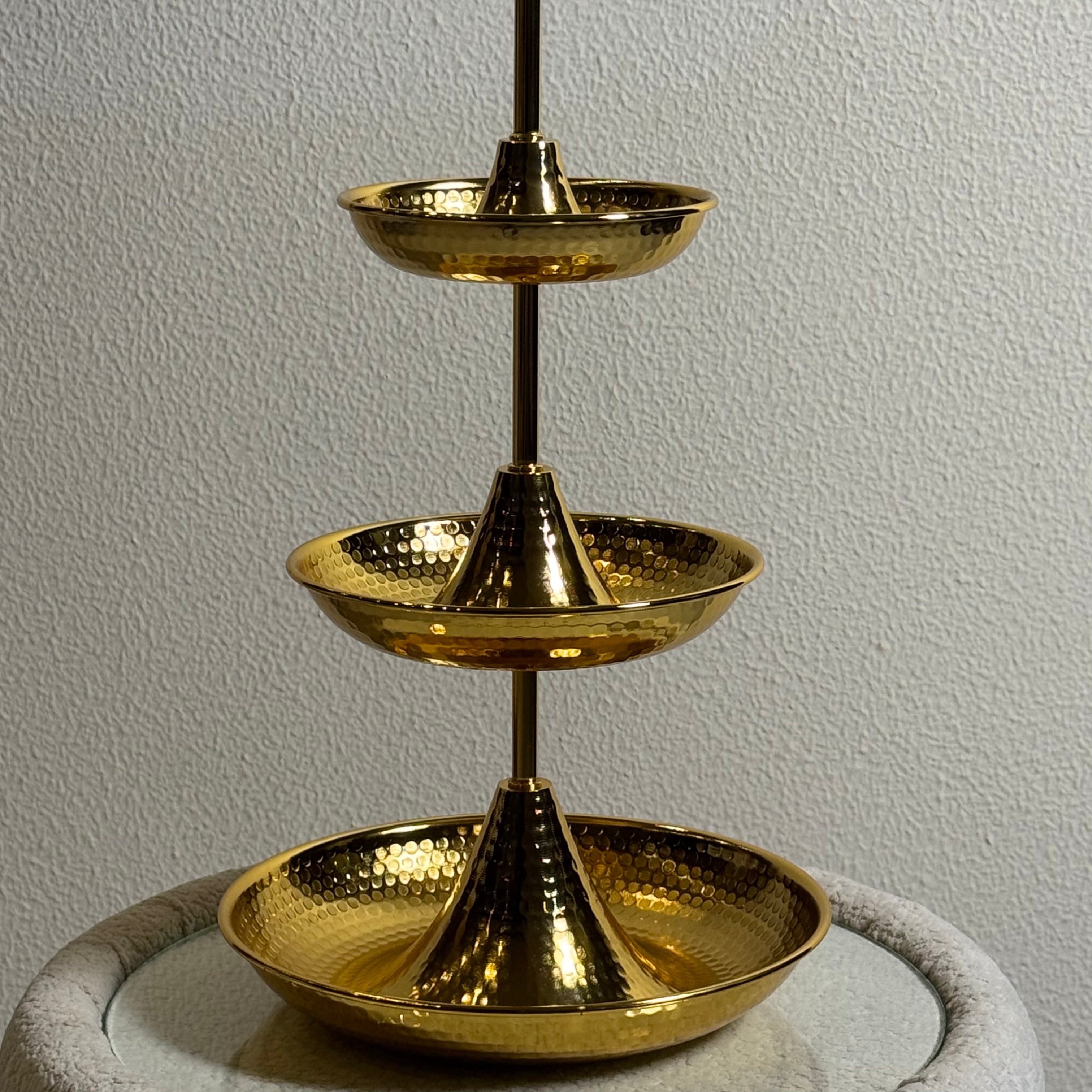Regal Tier Stand