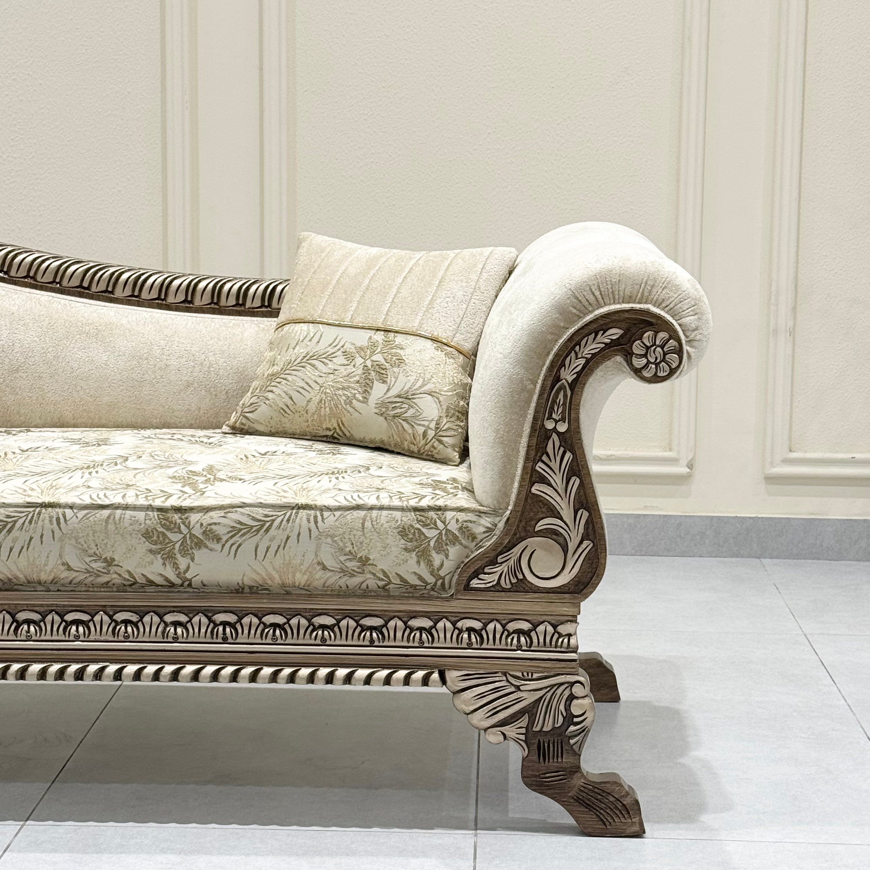Majestic Chaise