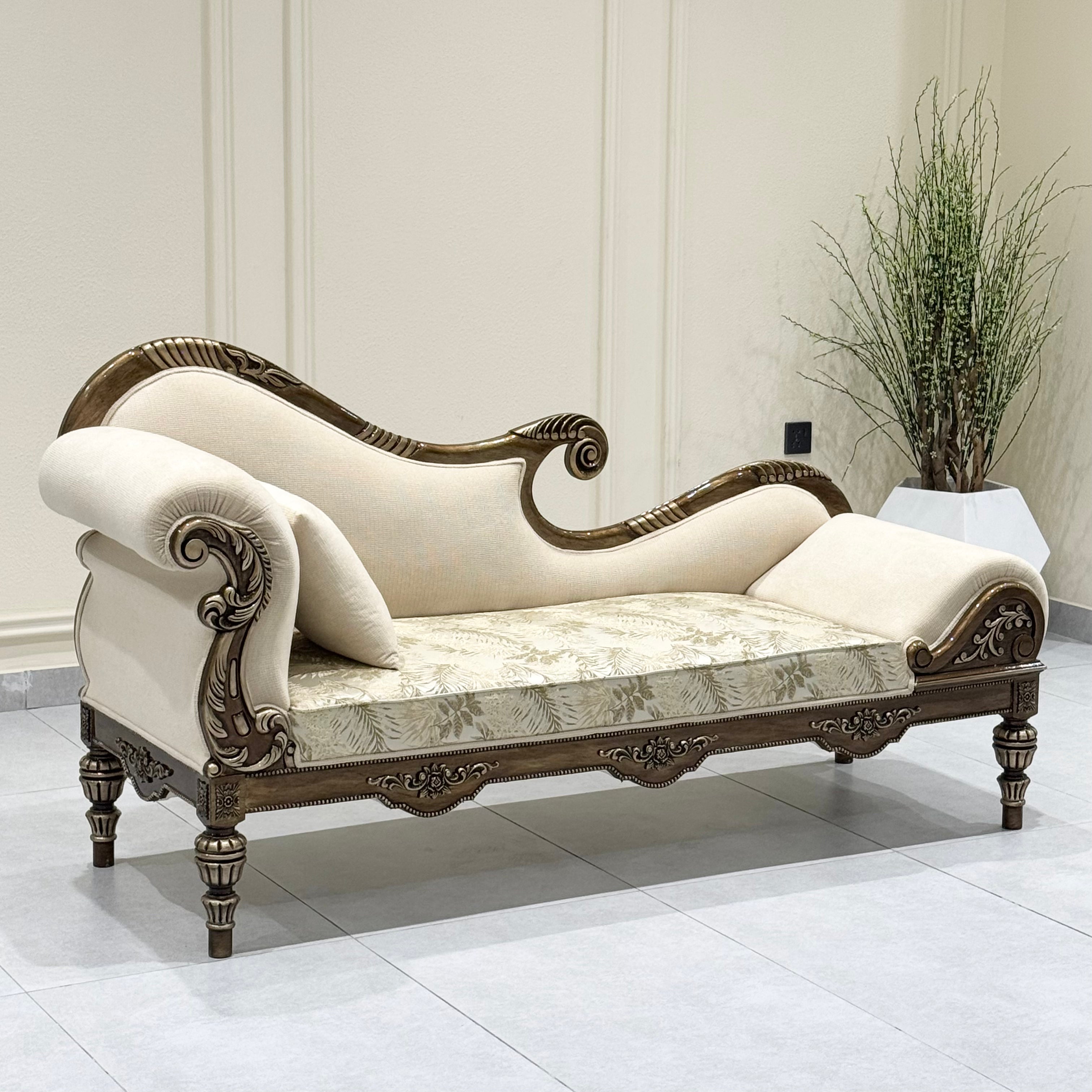 Royal Chaise