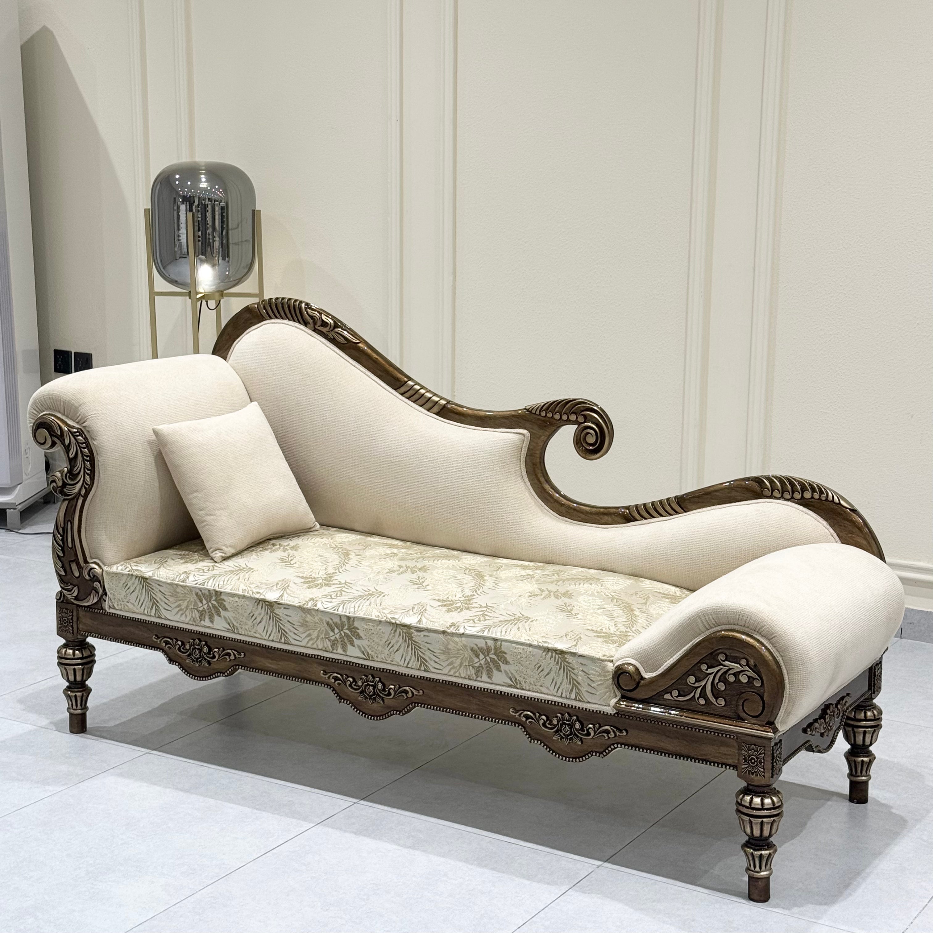 Royal Chaise