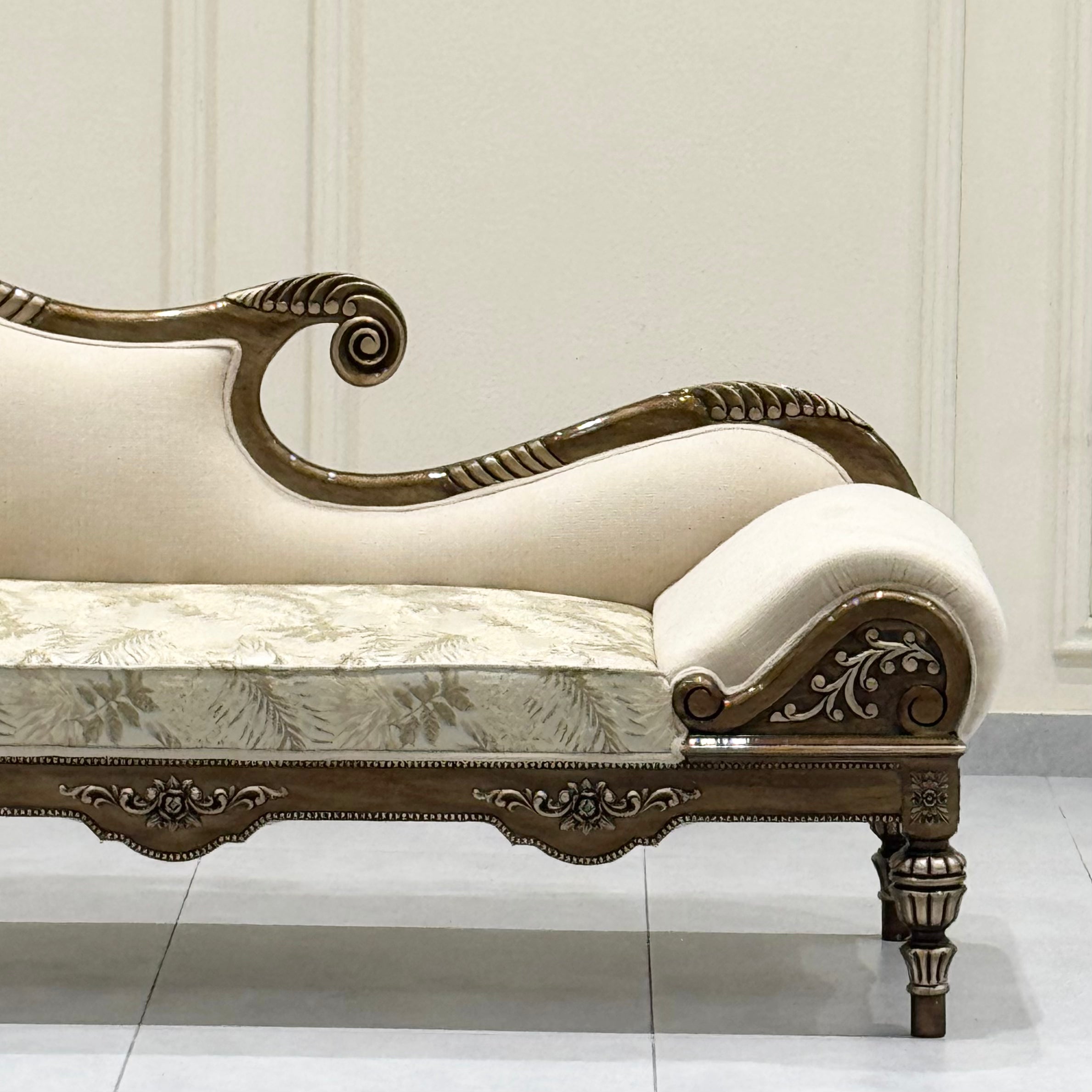 Royal Chaise