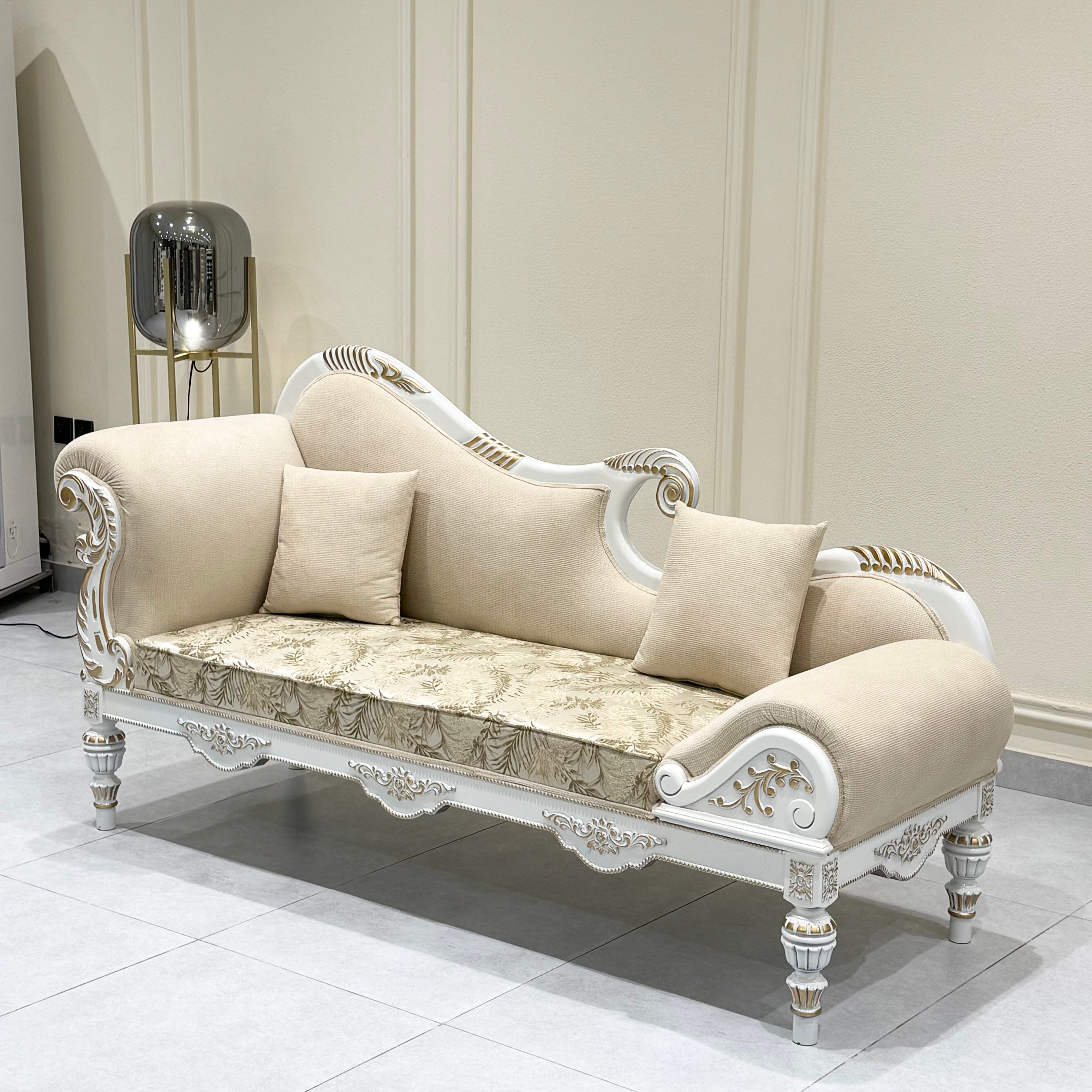 Royal Chaise