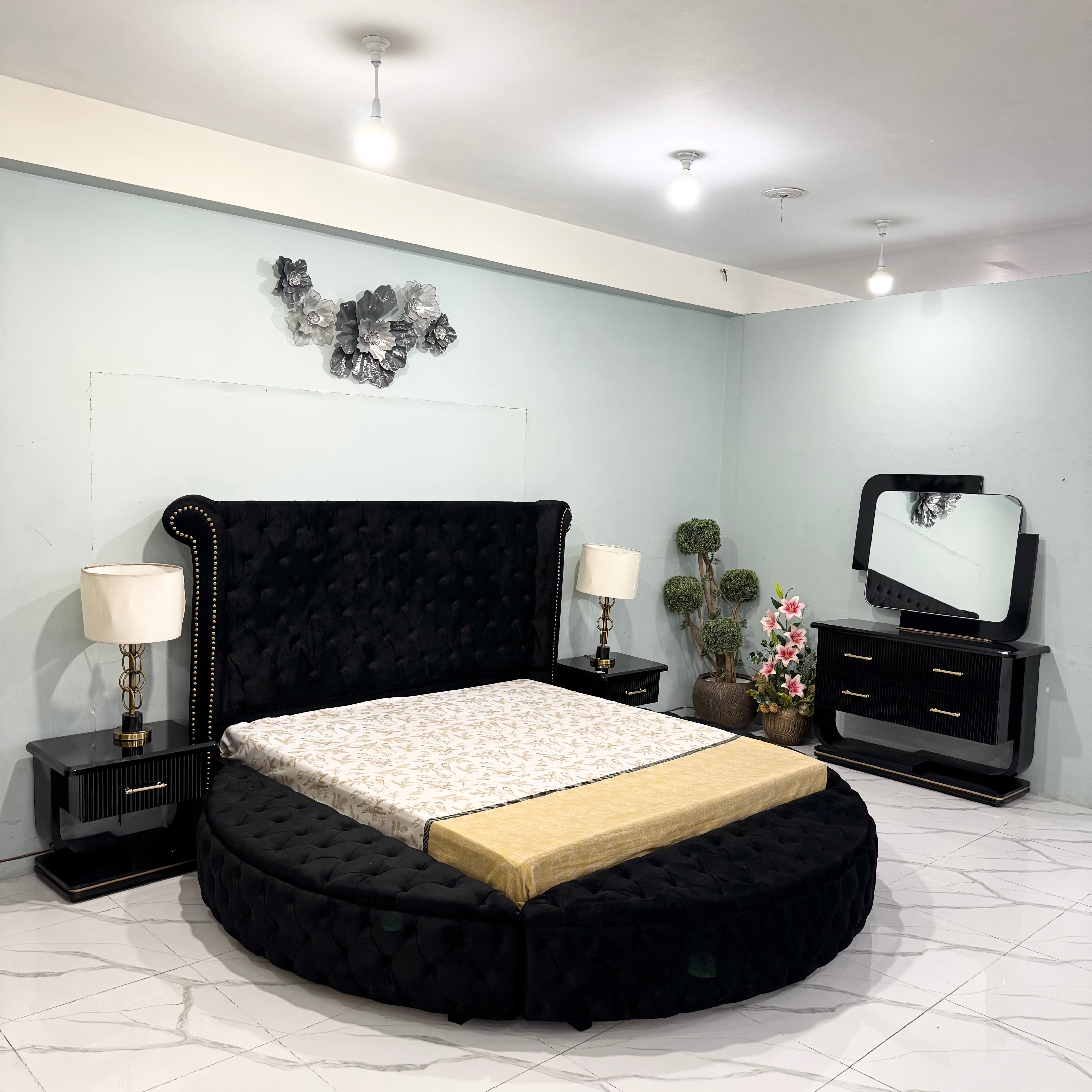 Velvet Grand Circular Bed Suite