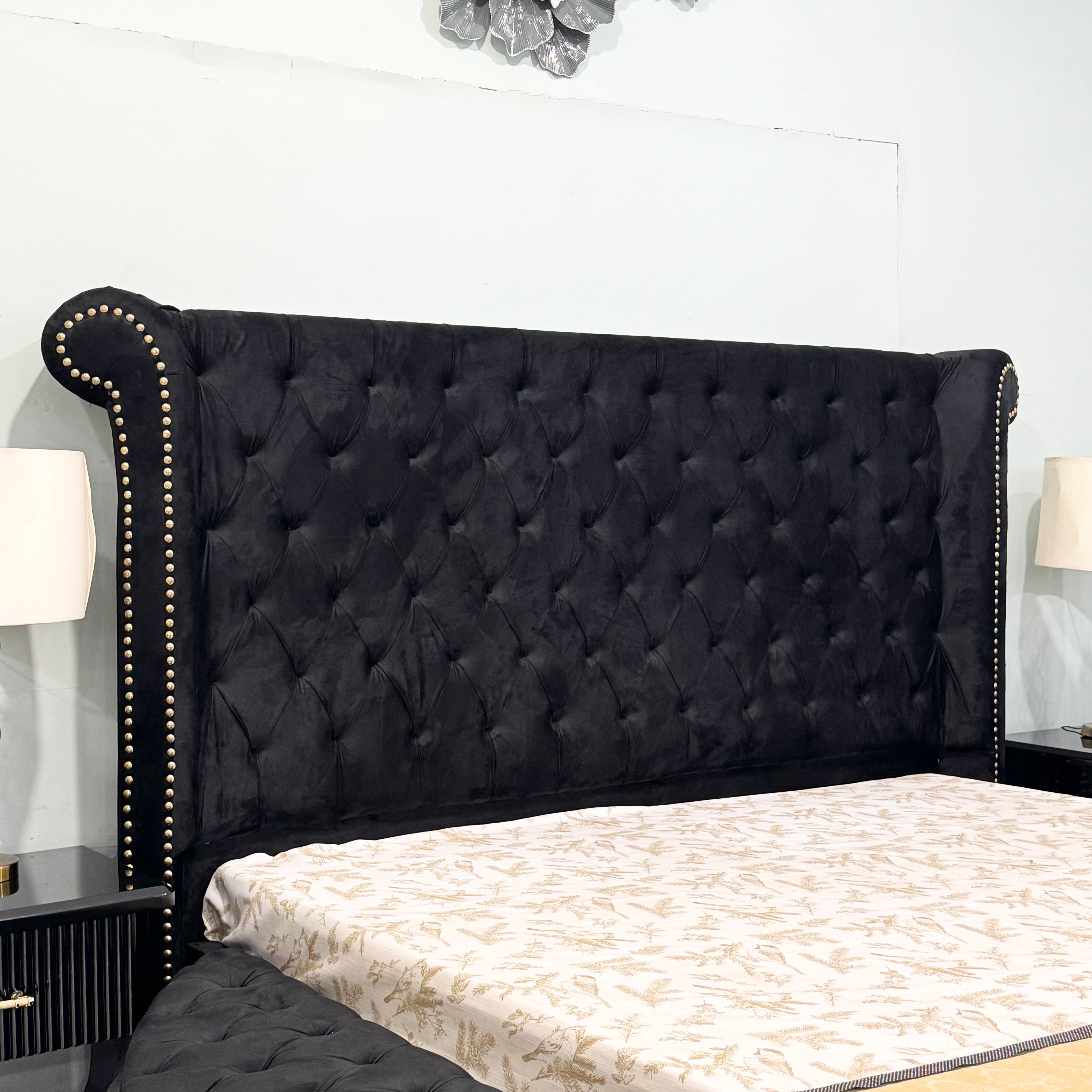 Velvet Grand Circular Bed Suite