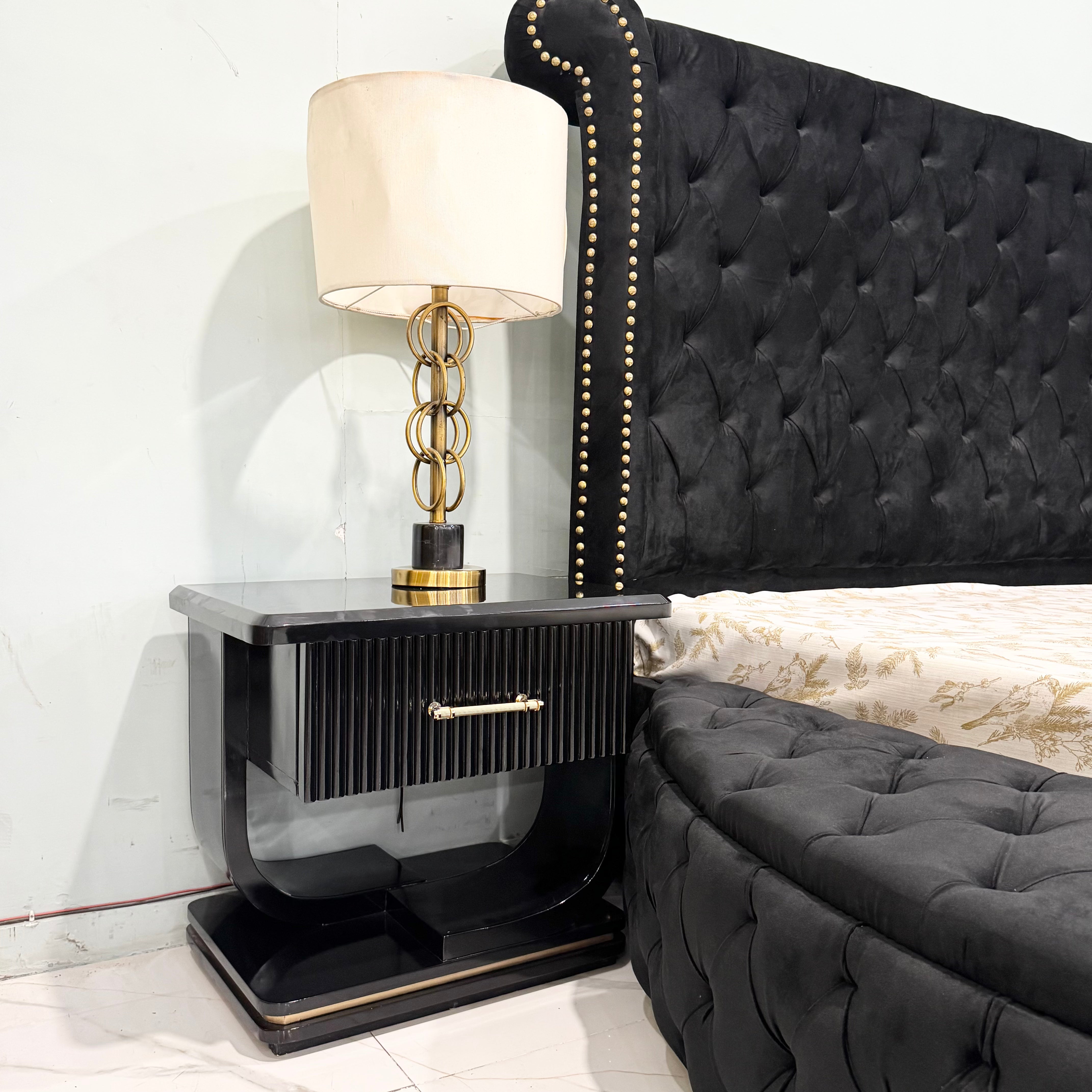 Velvet Grand Circular Bed Suite