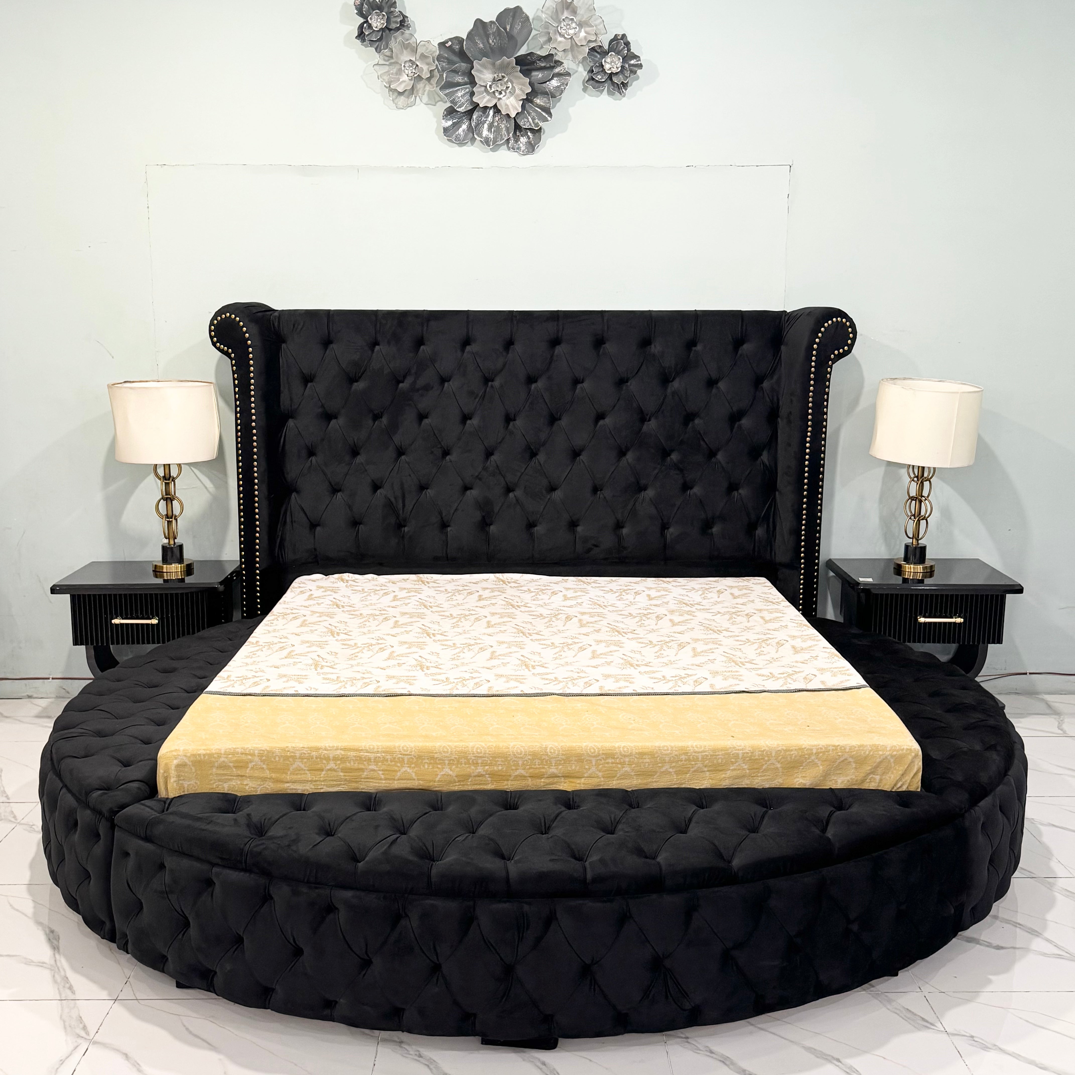 Velvet Grand Circular Bed Suite