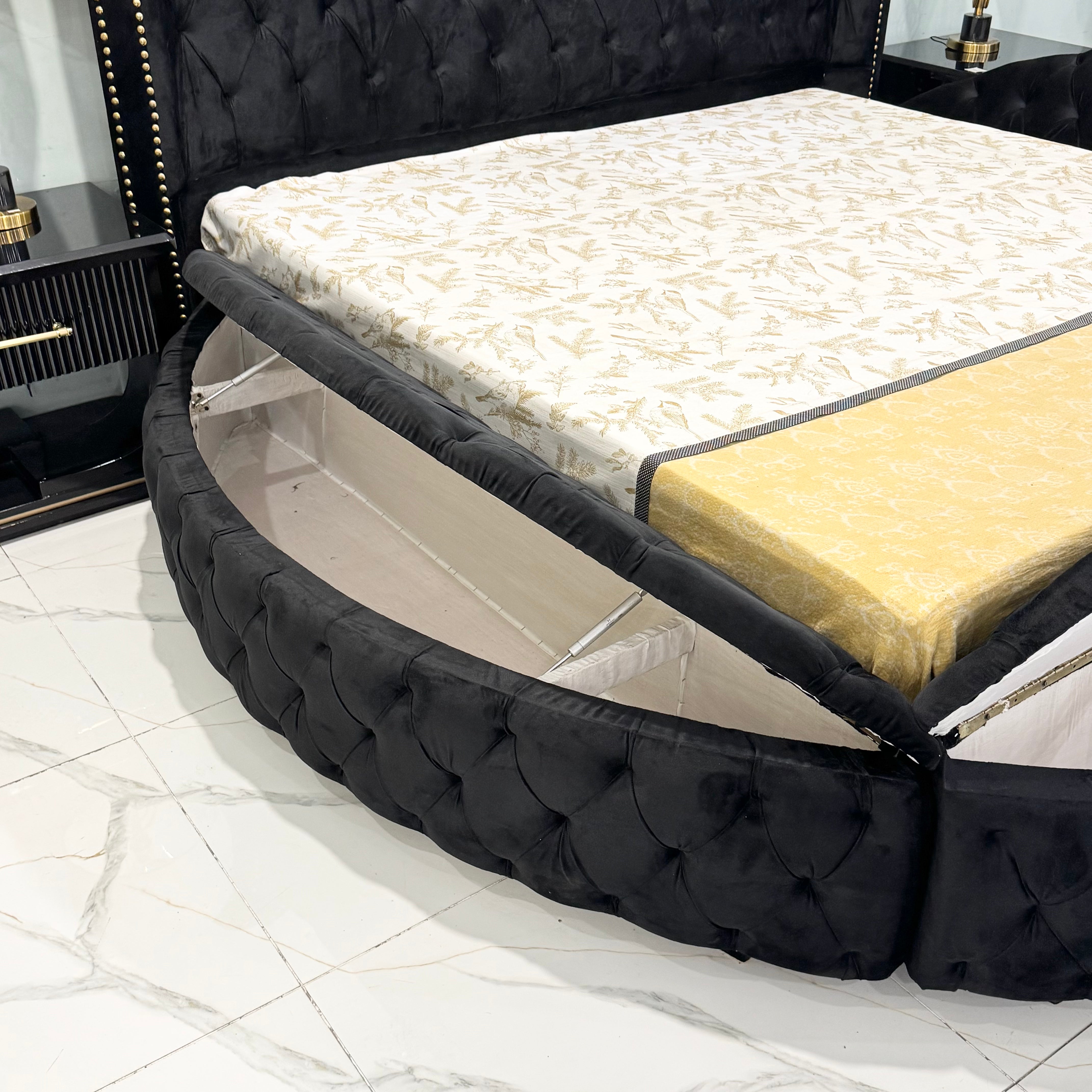 Velvet Grand Circular Bed Suite