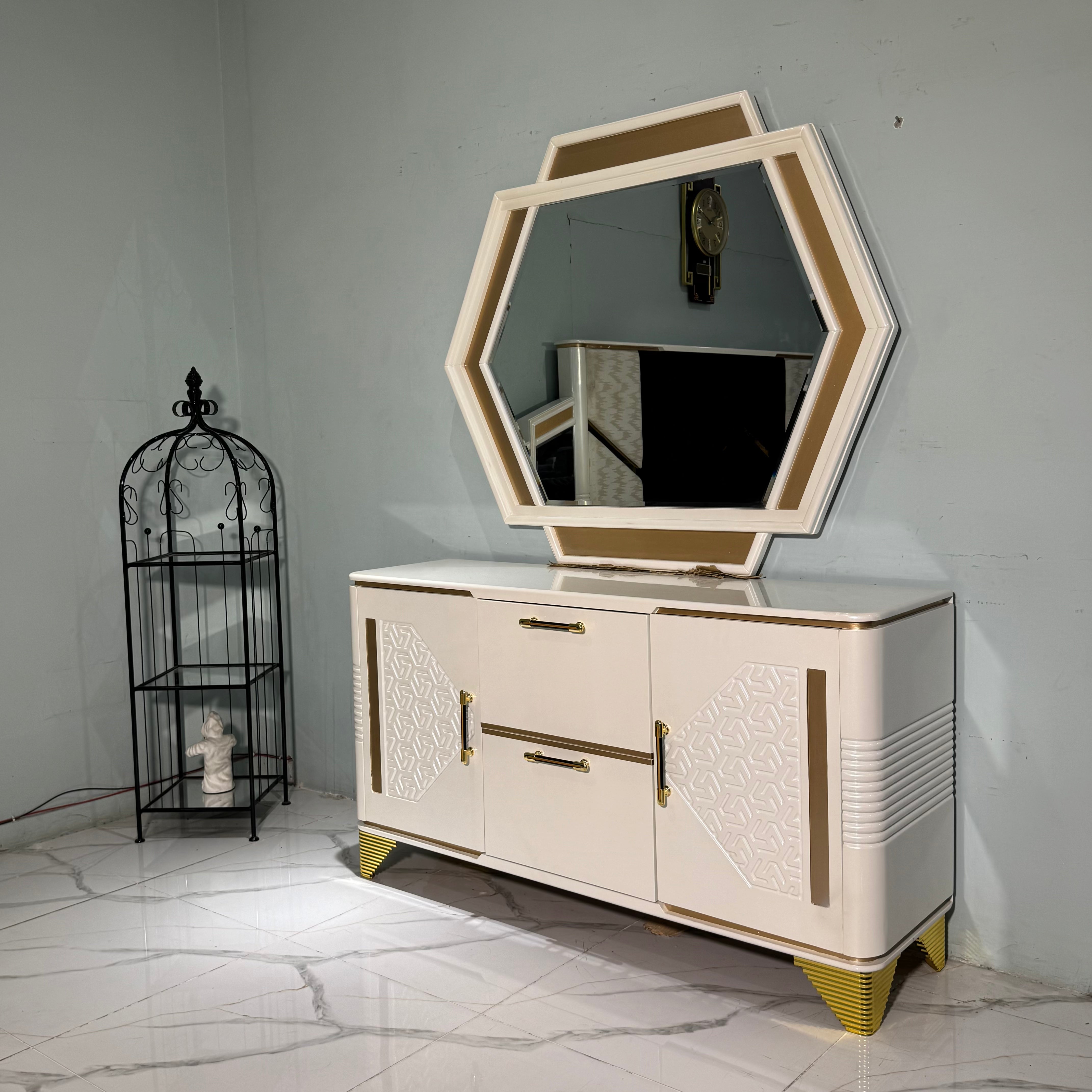 Modern luxurious bed Set  with gold accents - MD01