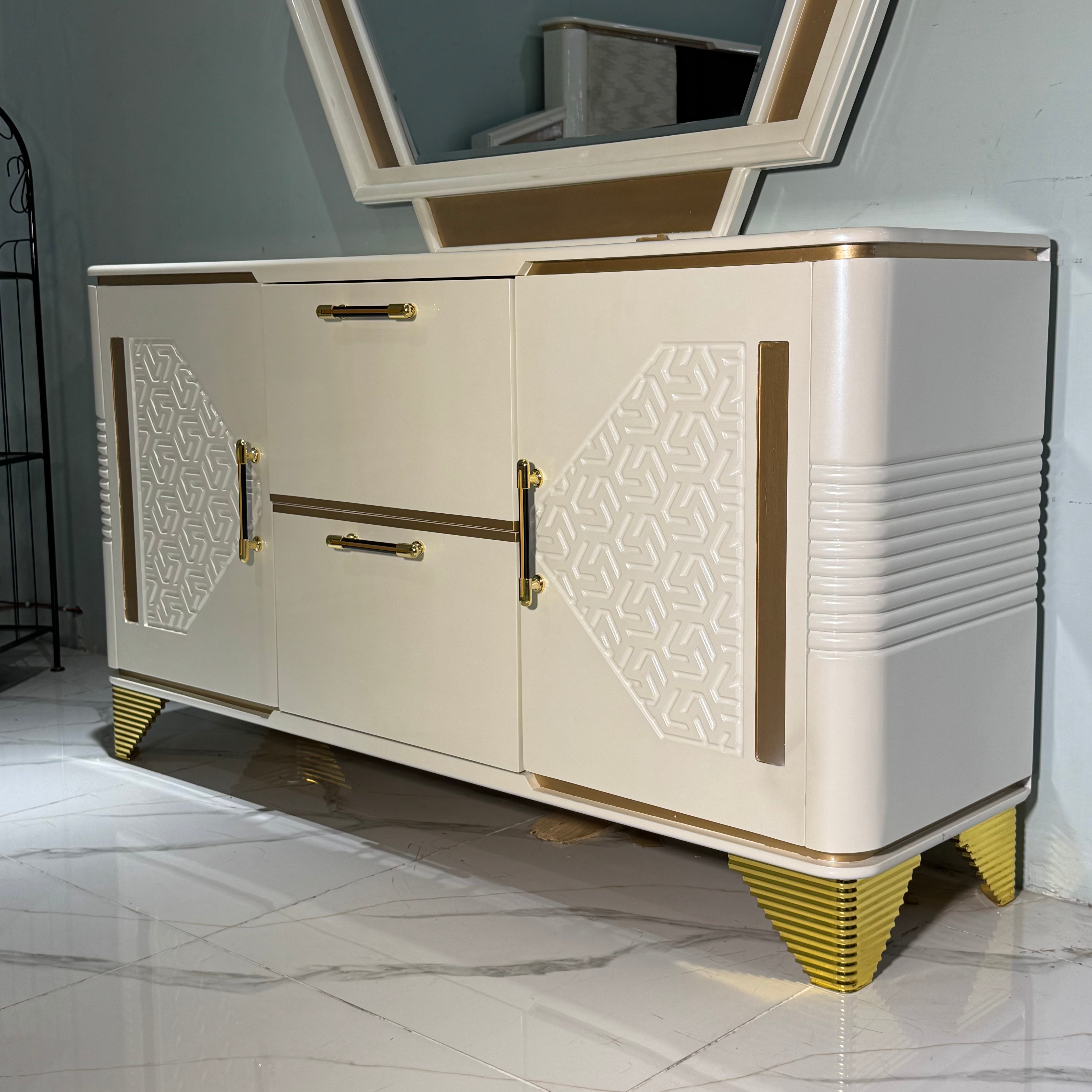 Modern luxurious bed Set  with gold accents - MD01