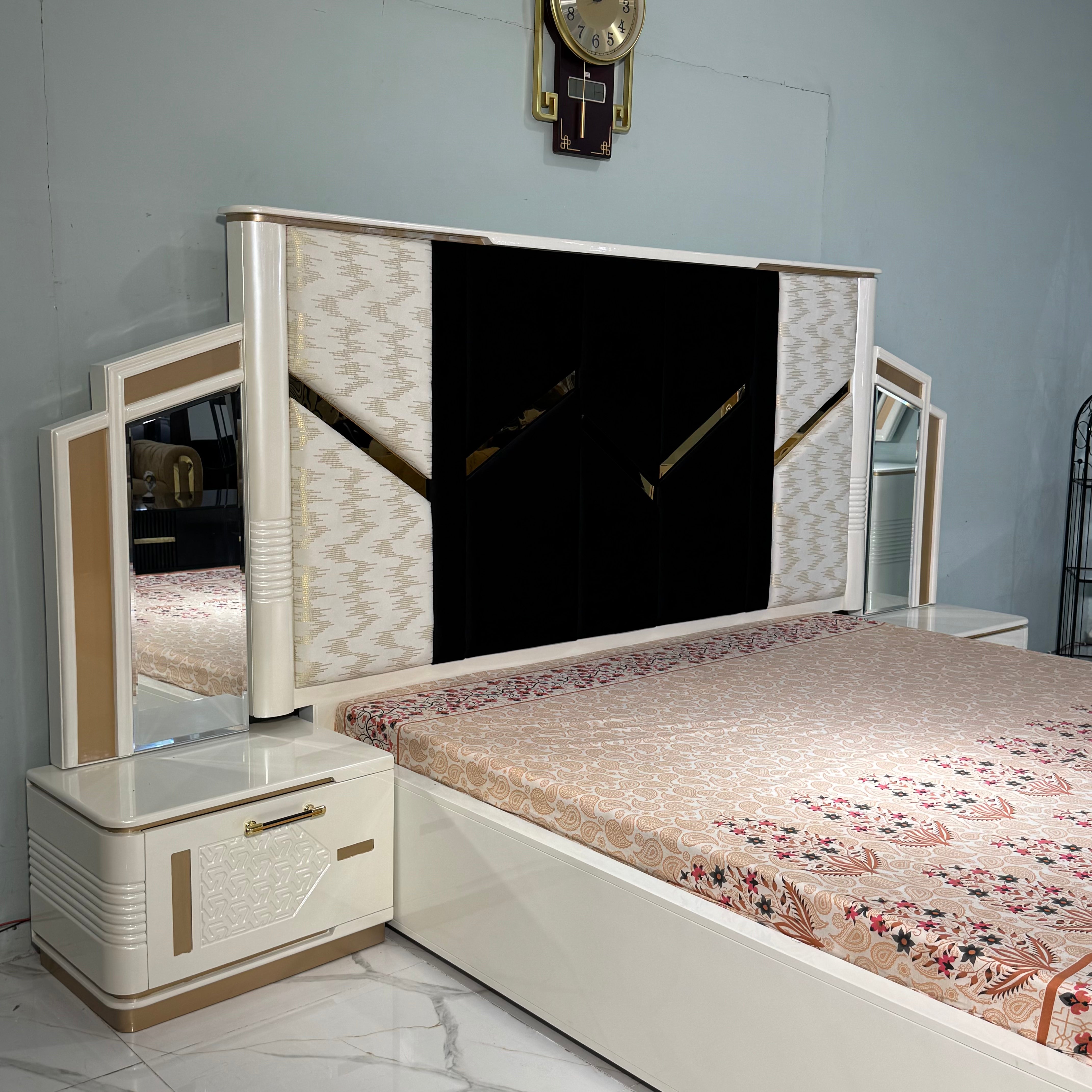 Modern luxurious bed Set  with gold accents - MD01