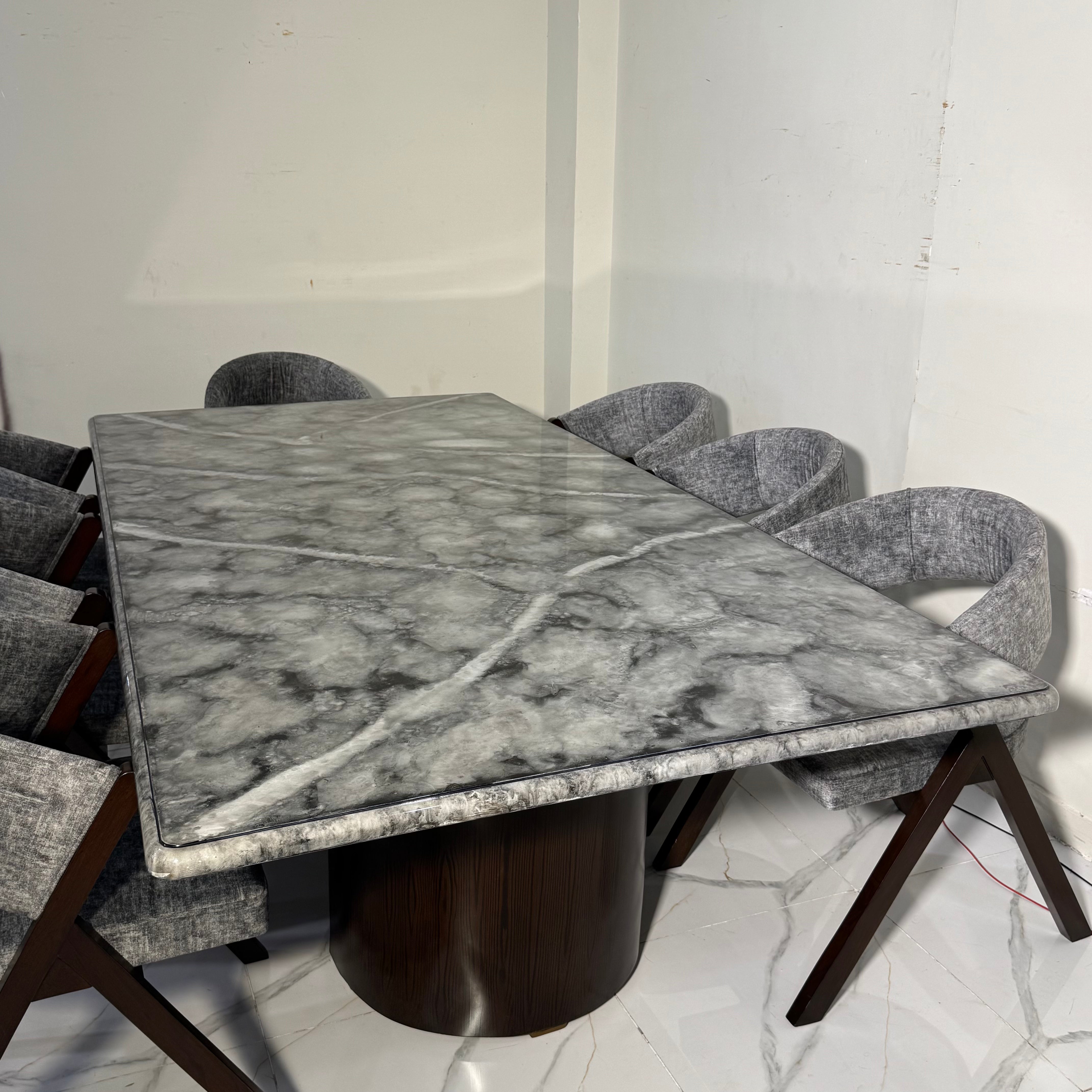 SD41  DINING TABLE AND CHAIRS SET