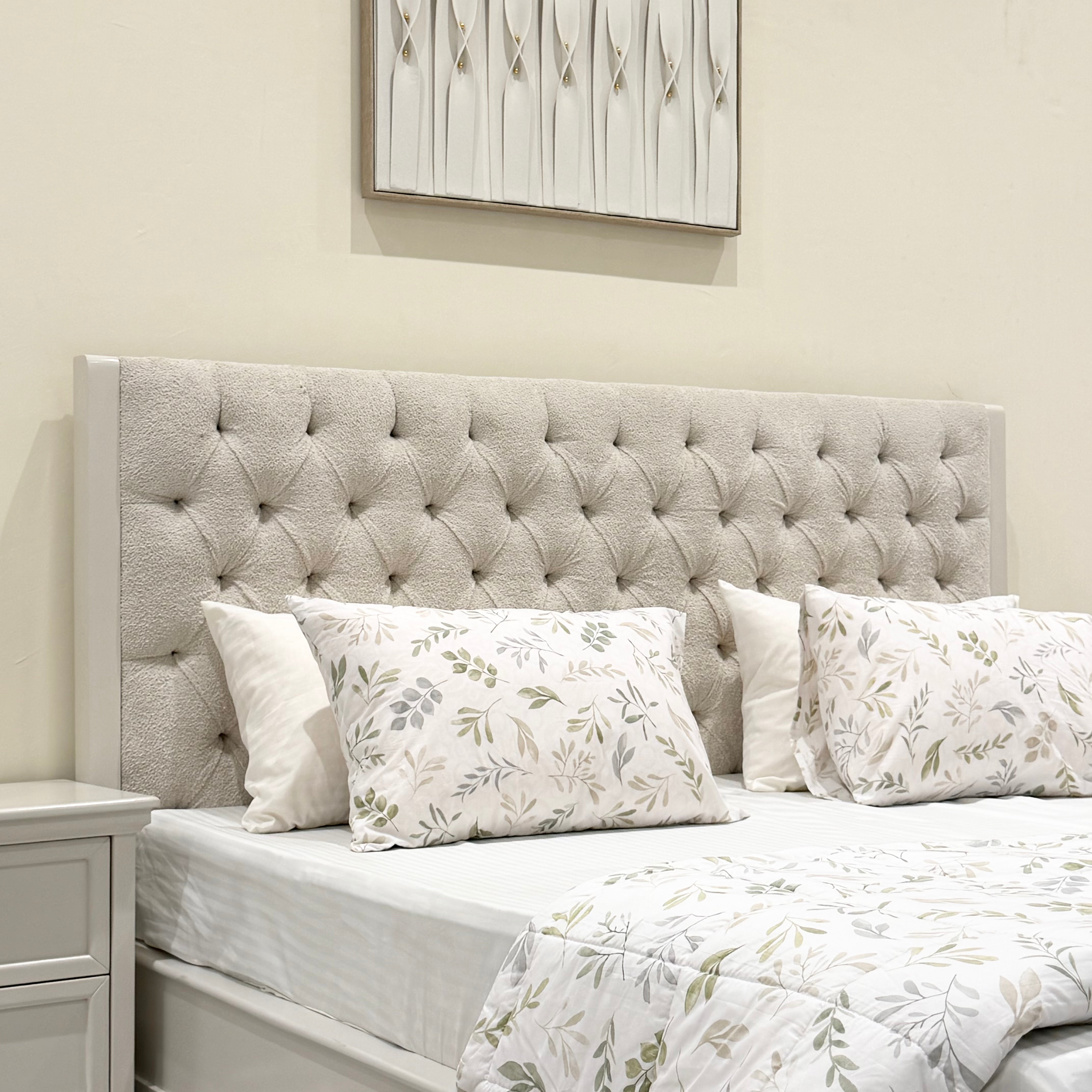 White Stone Bedset with Tufted Bouclé Headboard