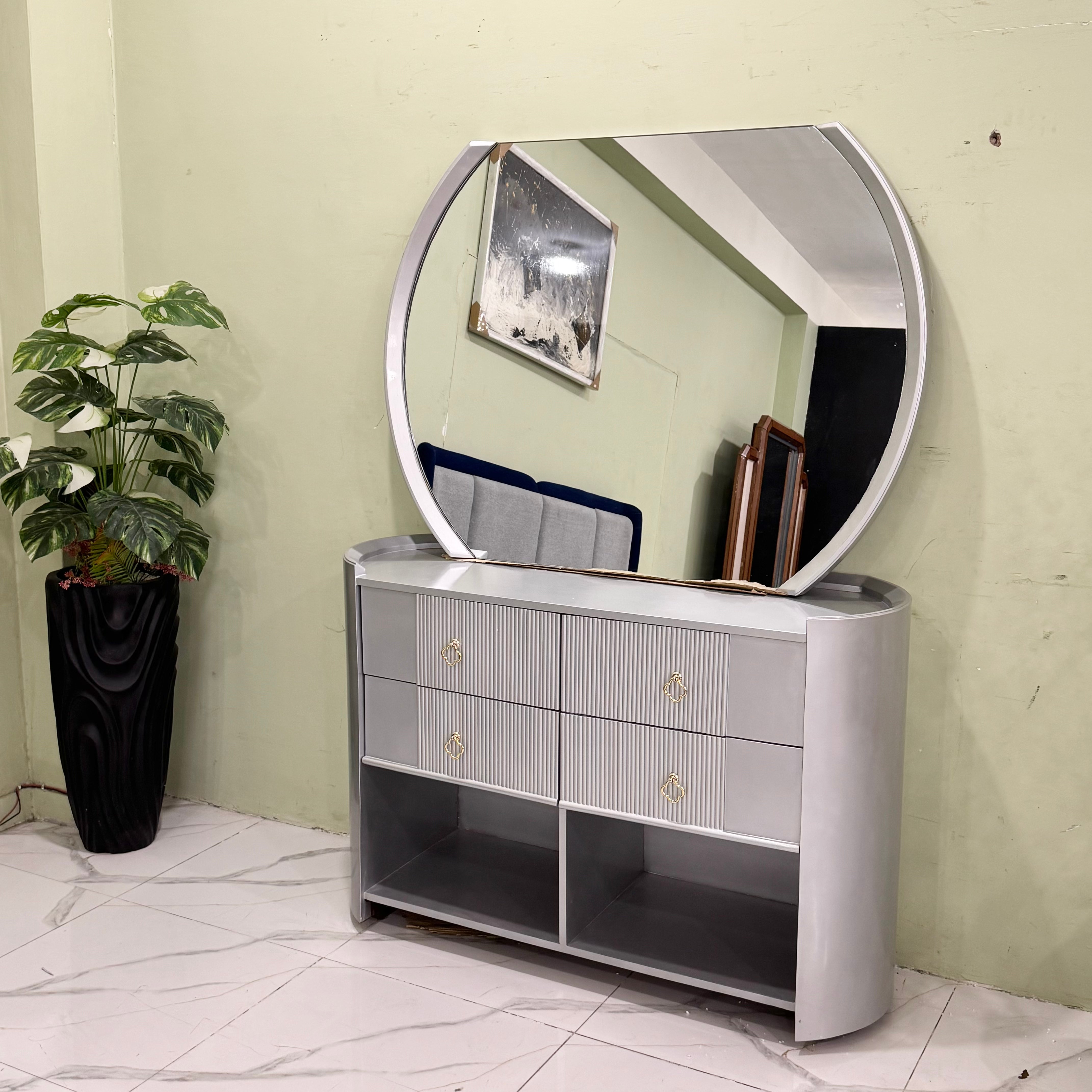 Modern Grey Upholstered Bed Set with Dresser- Ps15