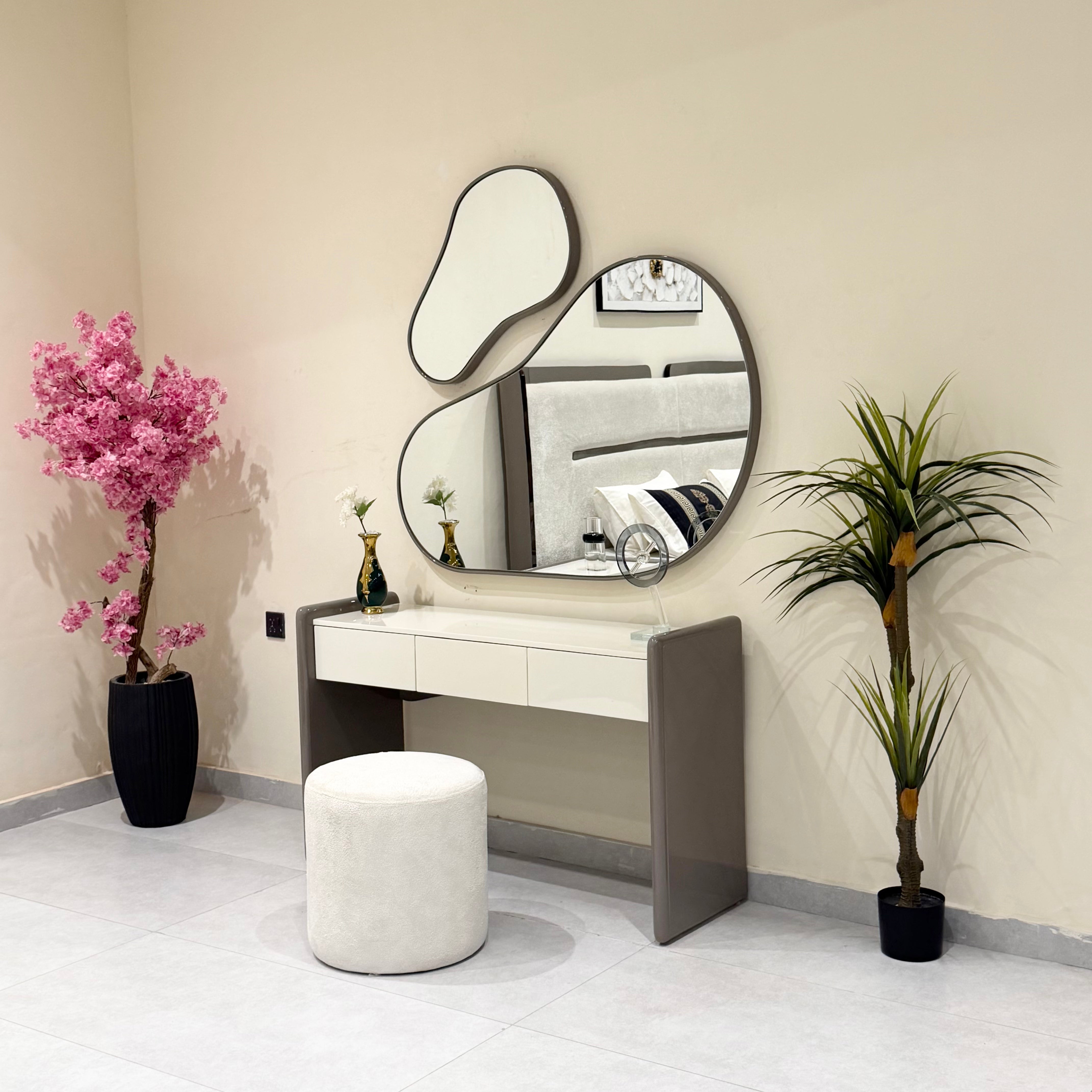 Linear Rest Modern High-Gloss Bedroom Set