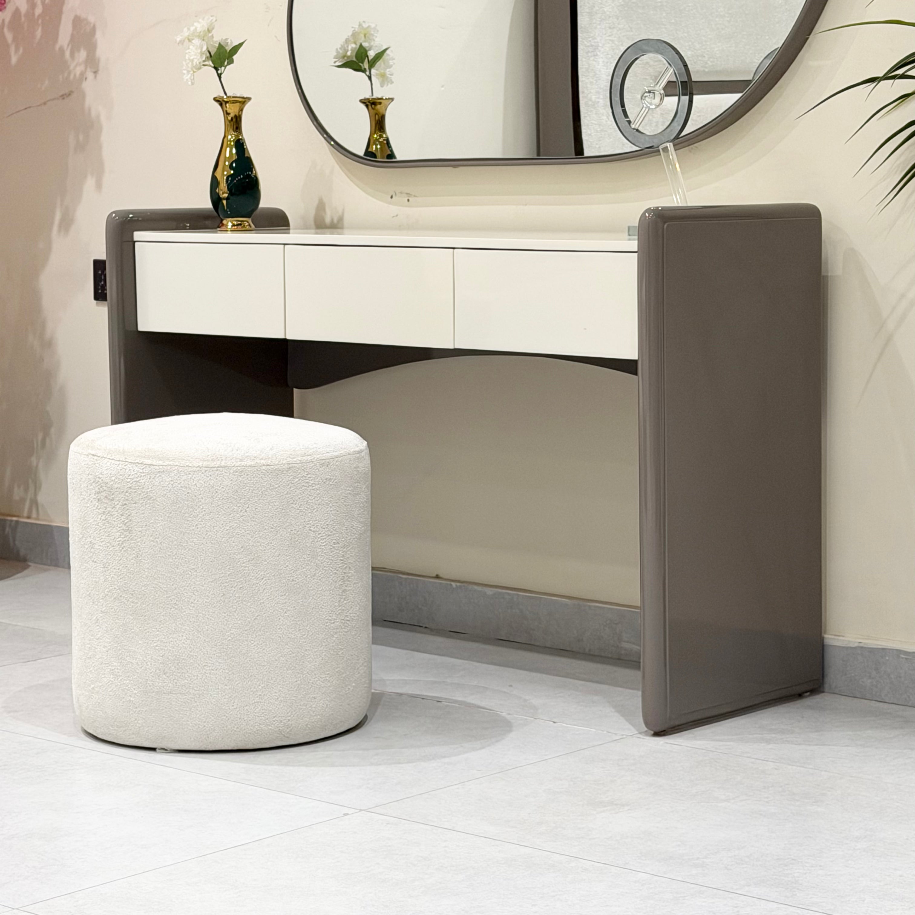 Linear Rest Modern High-Gloss Bedroom Set