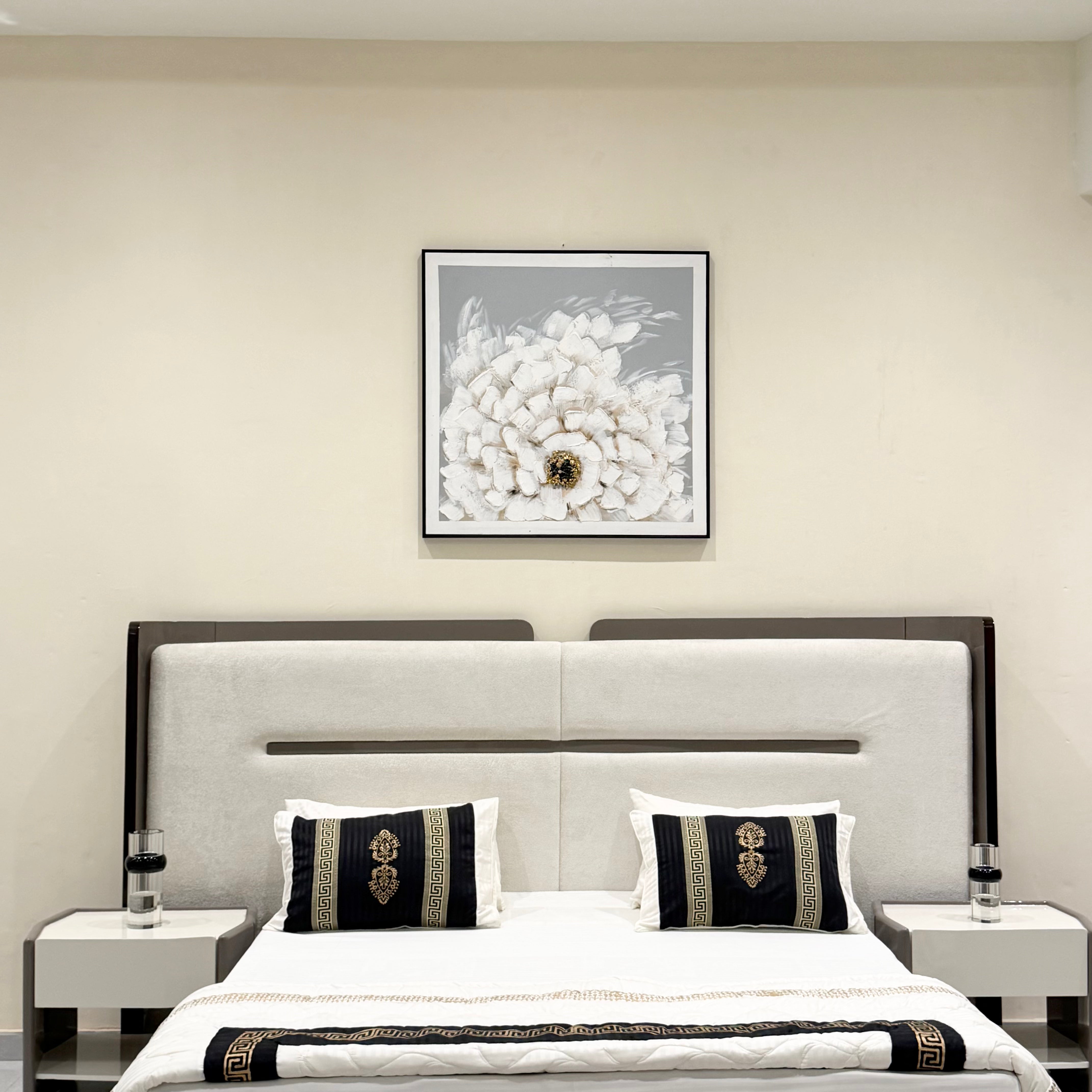 Linear Rest Modern High-Gloss Bedroom Set