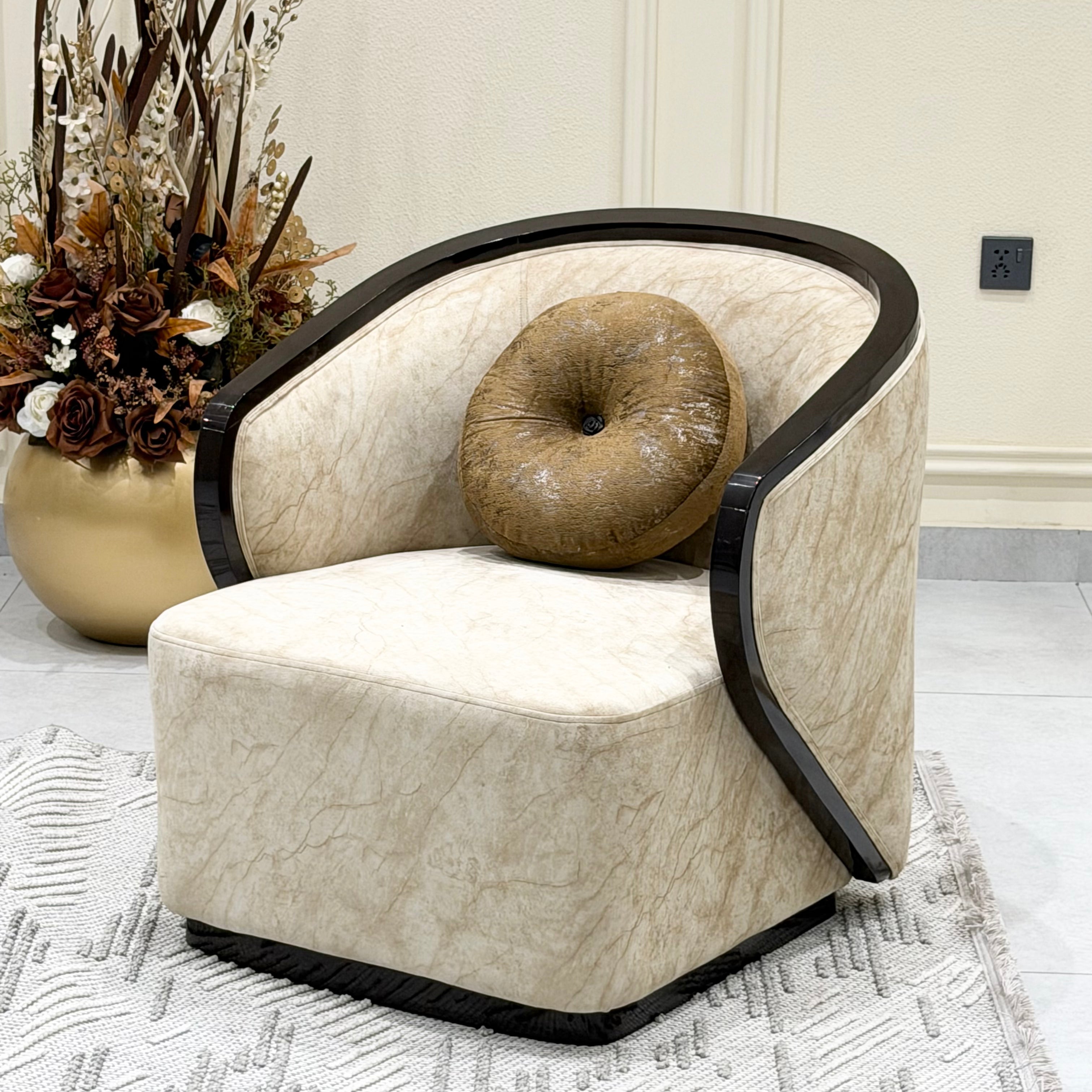 Sweepwing Accent Chair