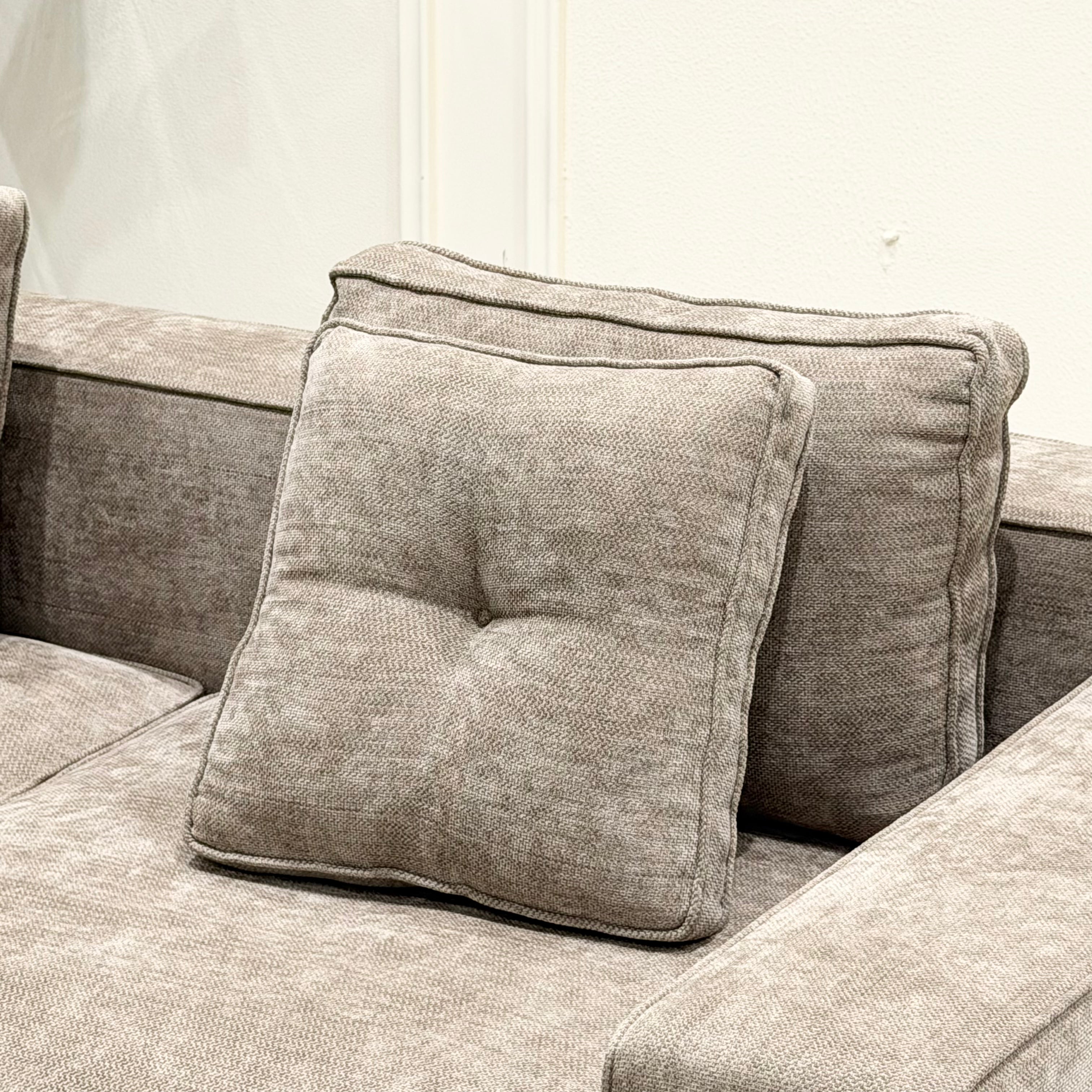 Magnus Lounge Sofa