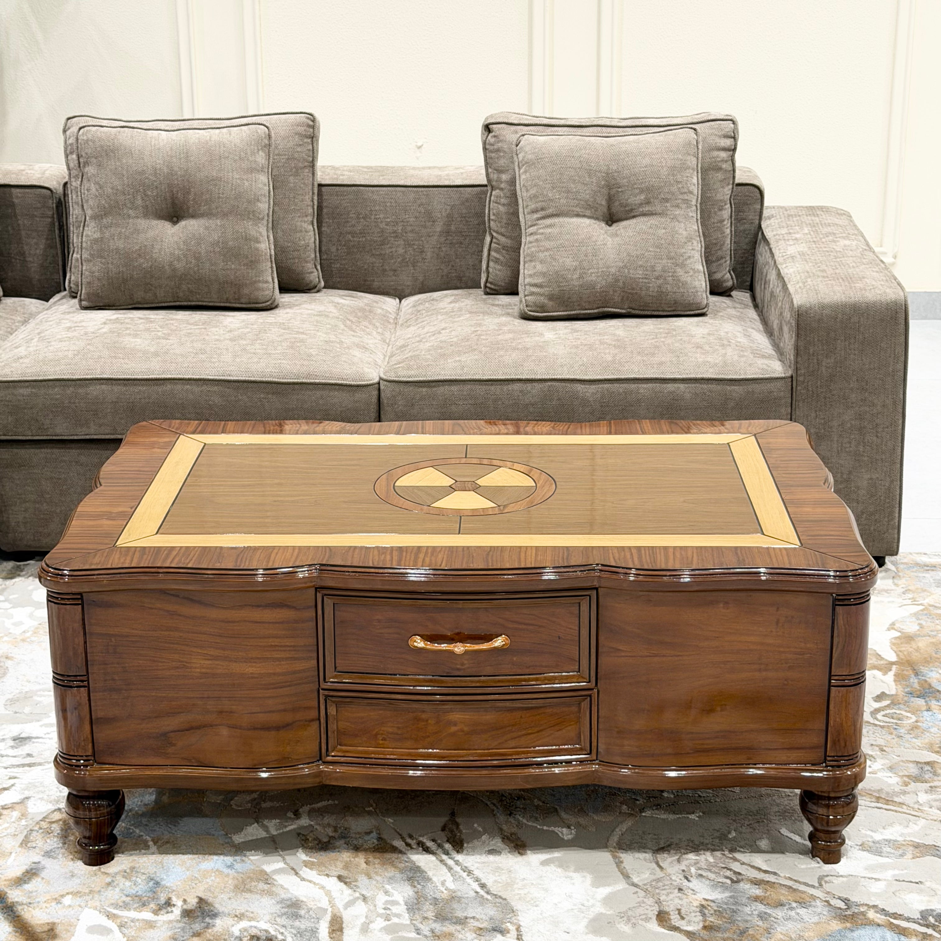 Manor Table