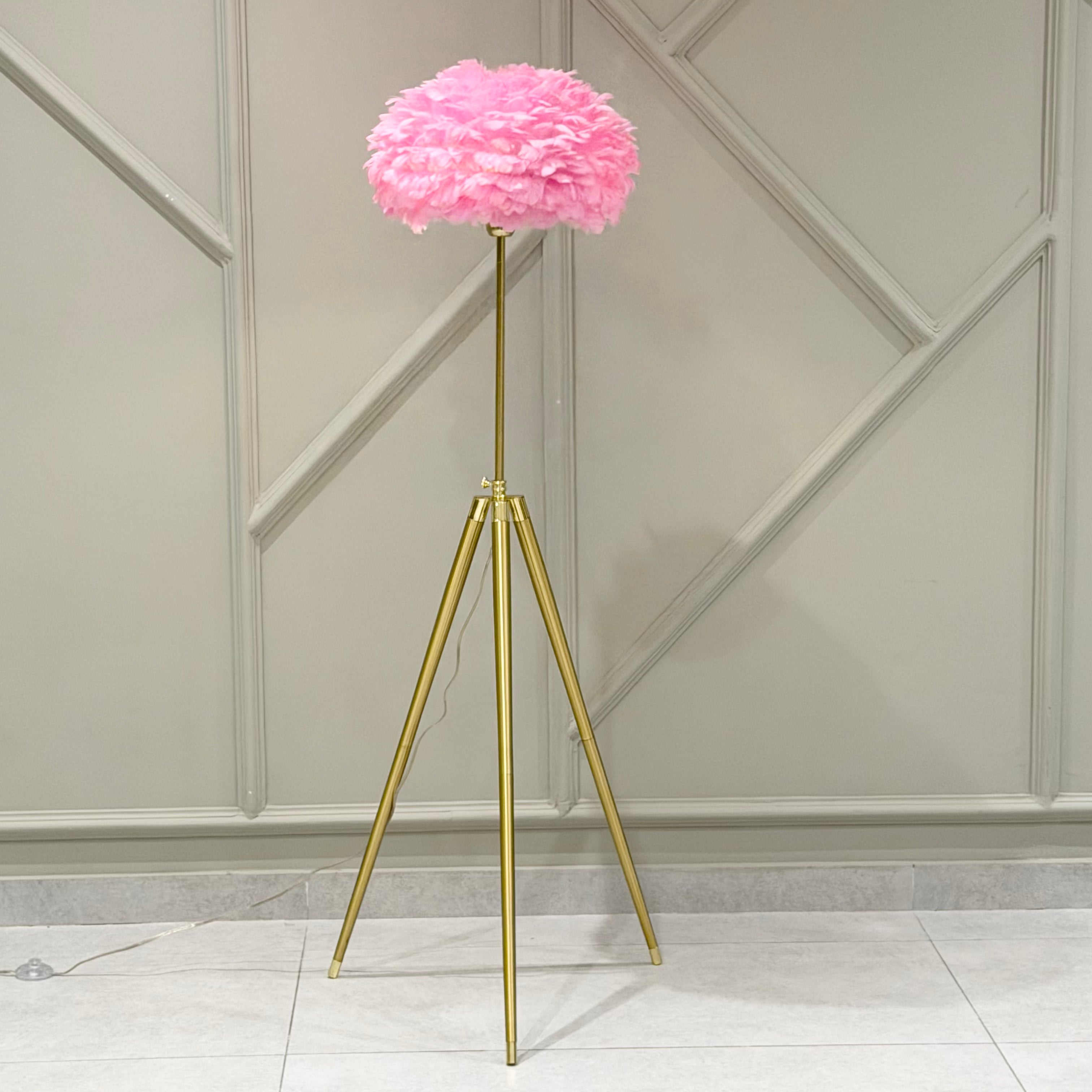 Pluma Tripod Lamp