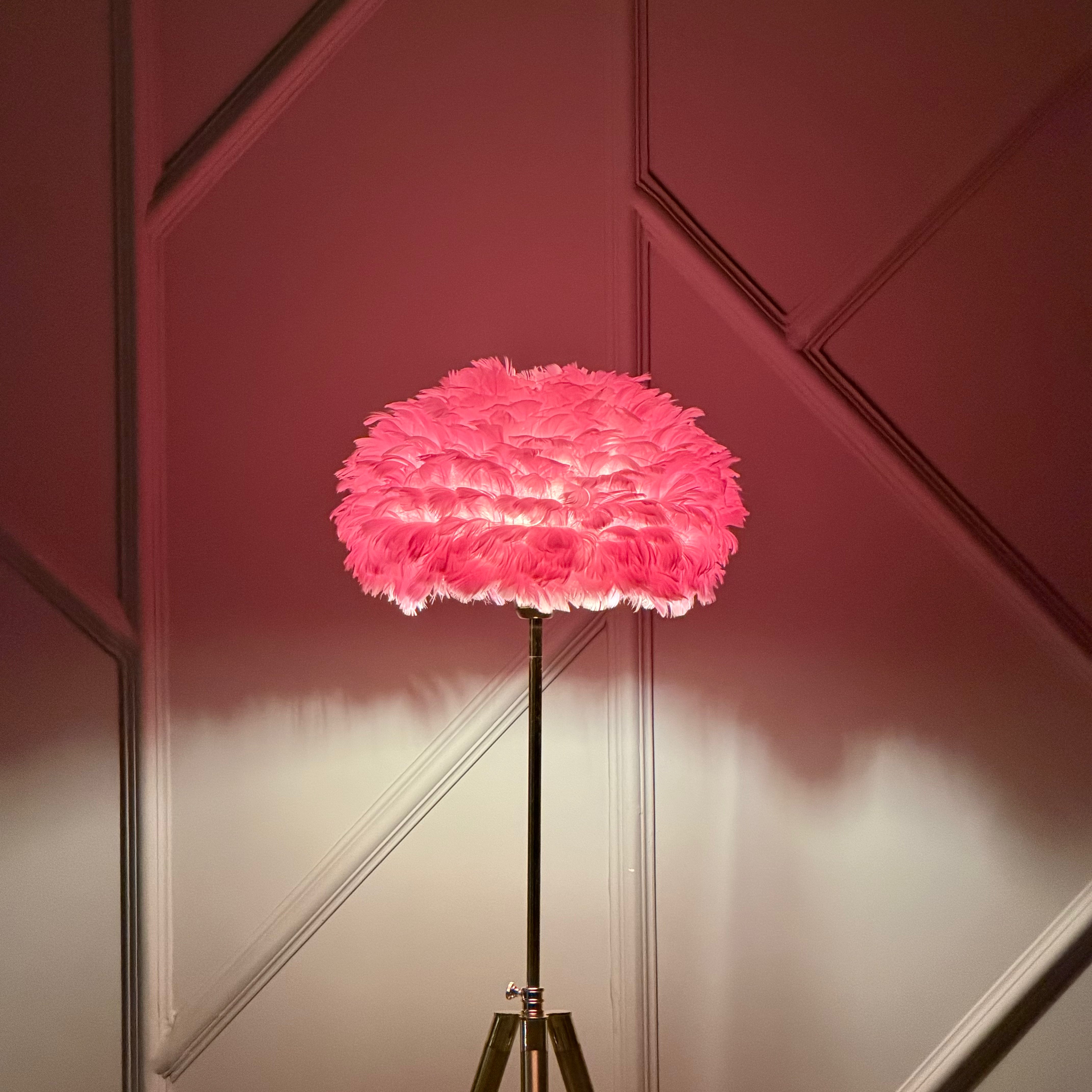 Pluma Tripod Lamp