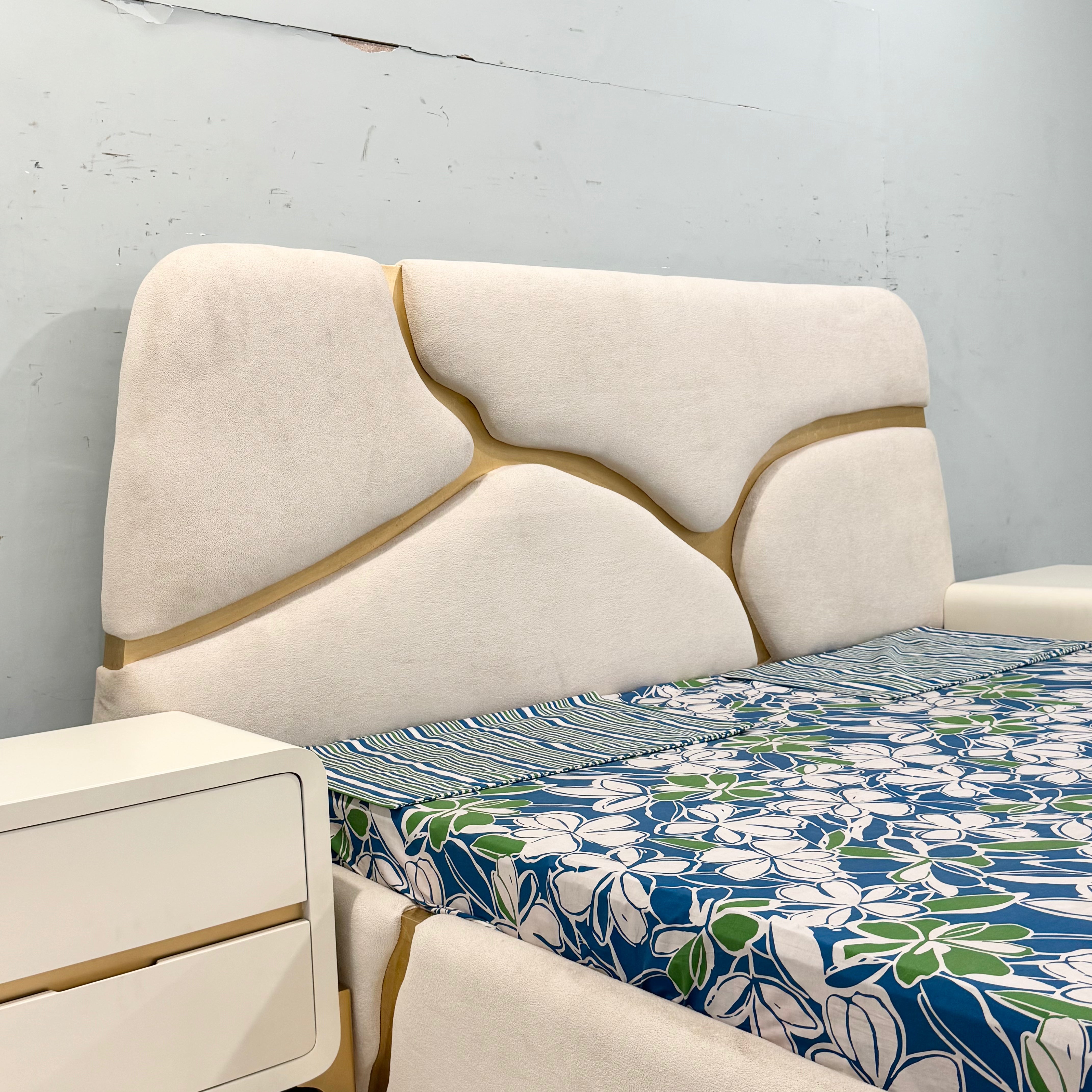 Luxurious minimalist bed set  with gold accents -Md05