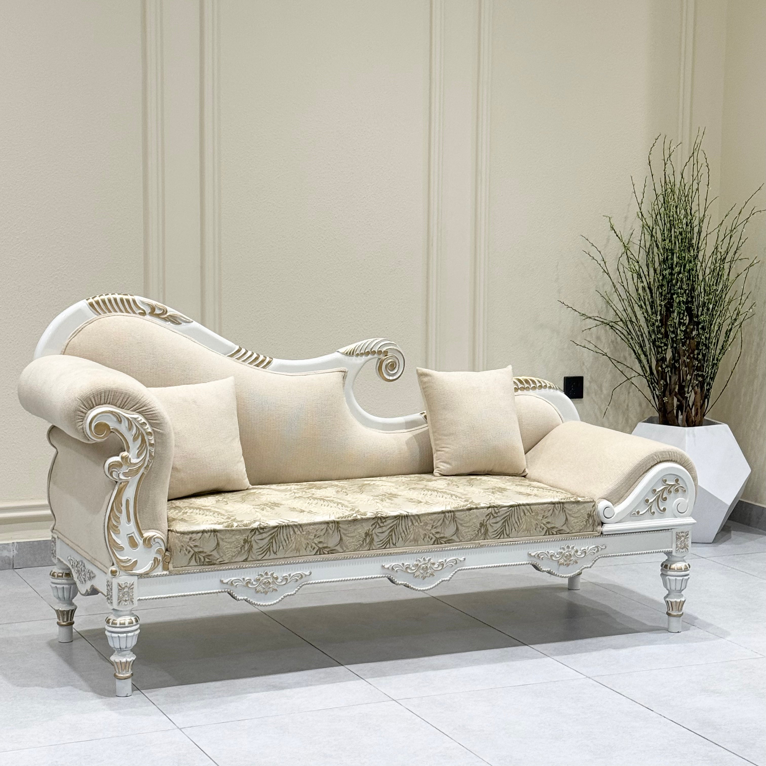 Royal Chaise