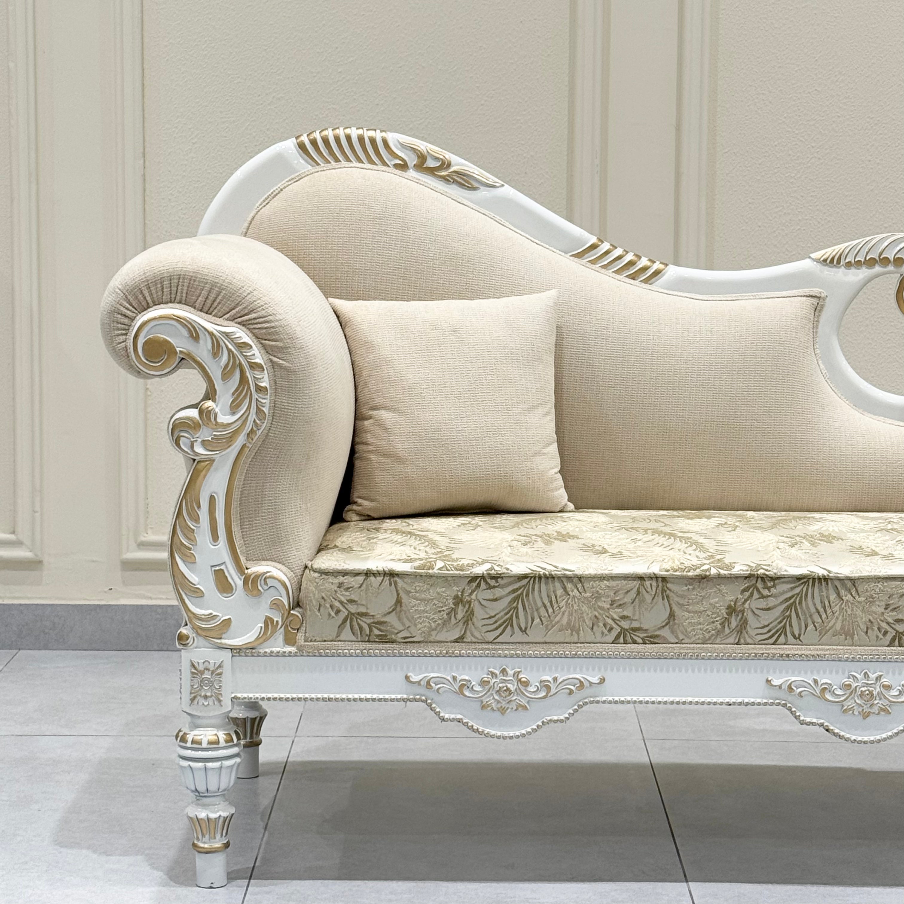 Royal Chaise