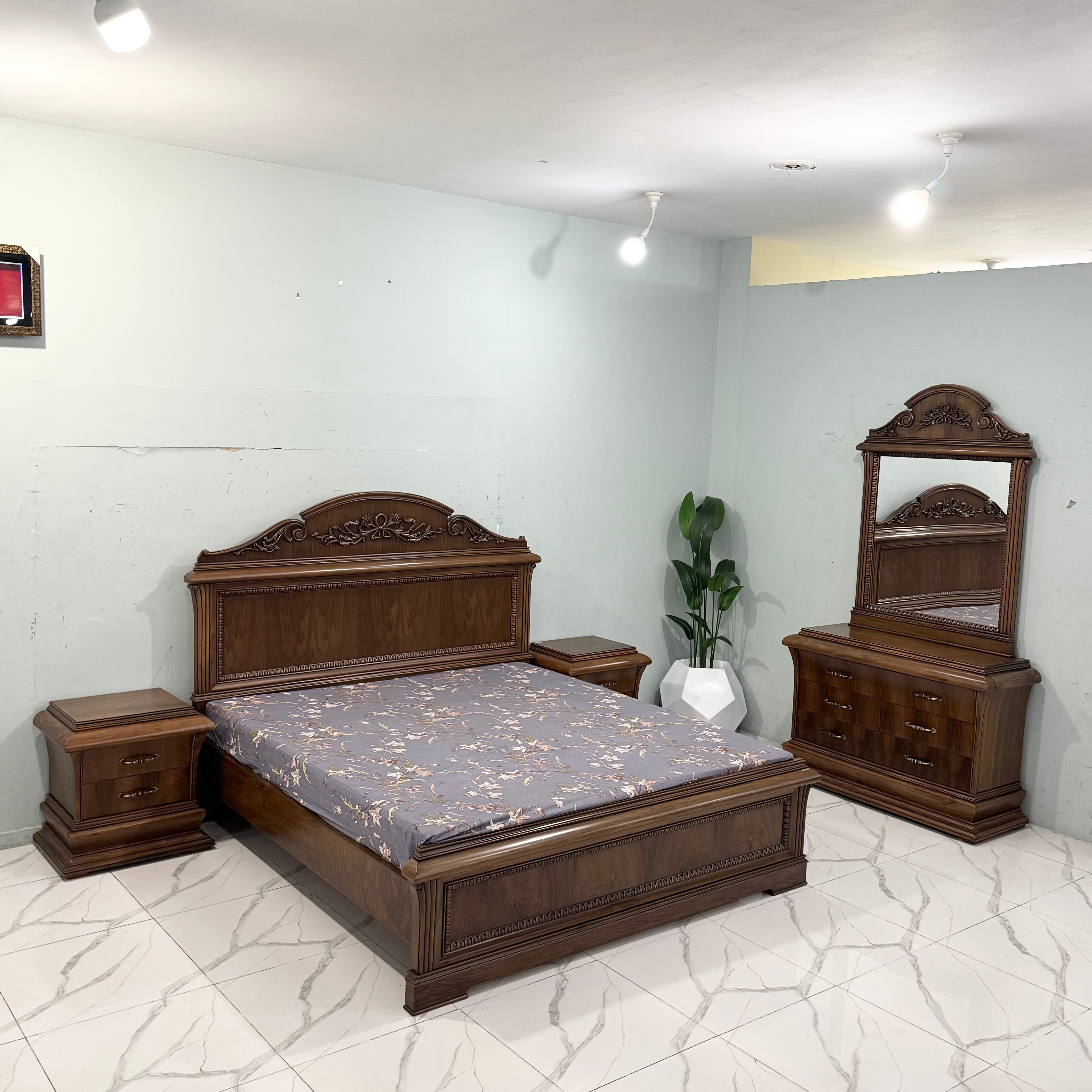Heritage Oak Sculpted Bed Suite