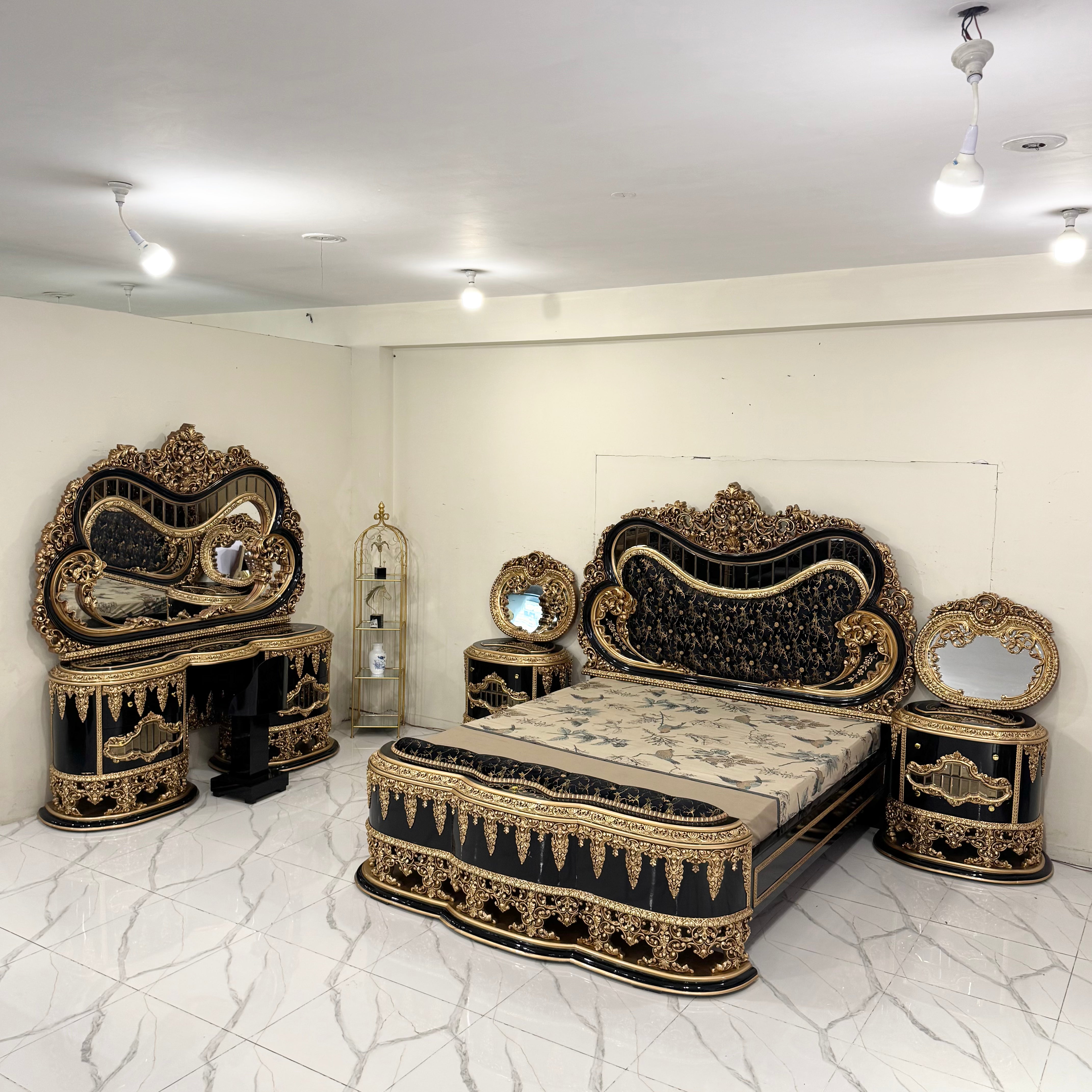 Imperial Onyx Gold Master Suite