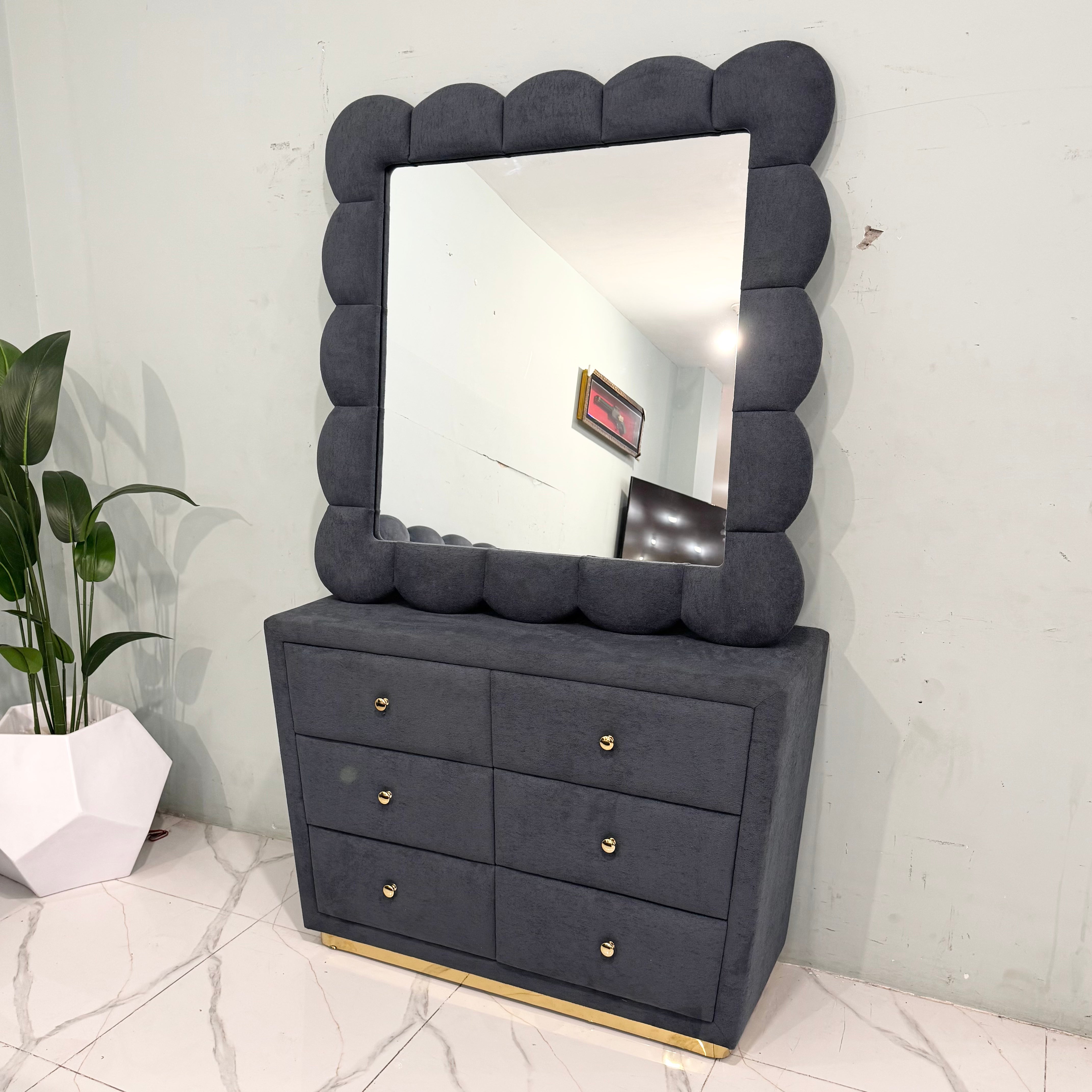 Cloud-Tufted boucle Bed Suite