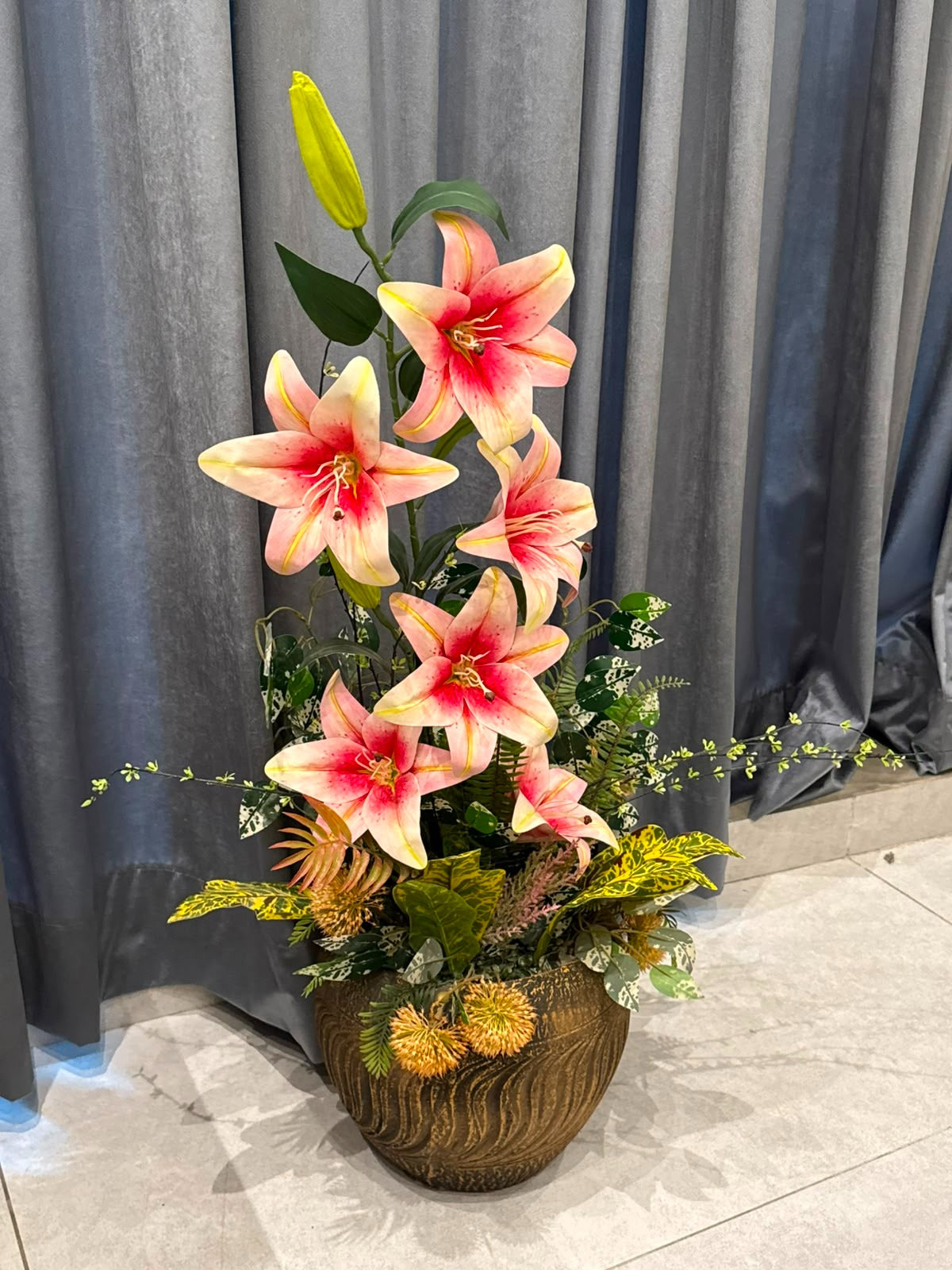 Lily Blossom Crest